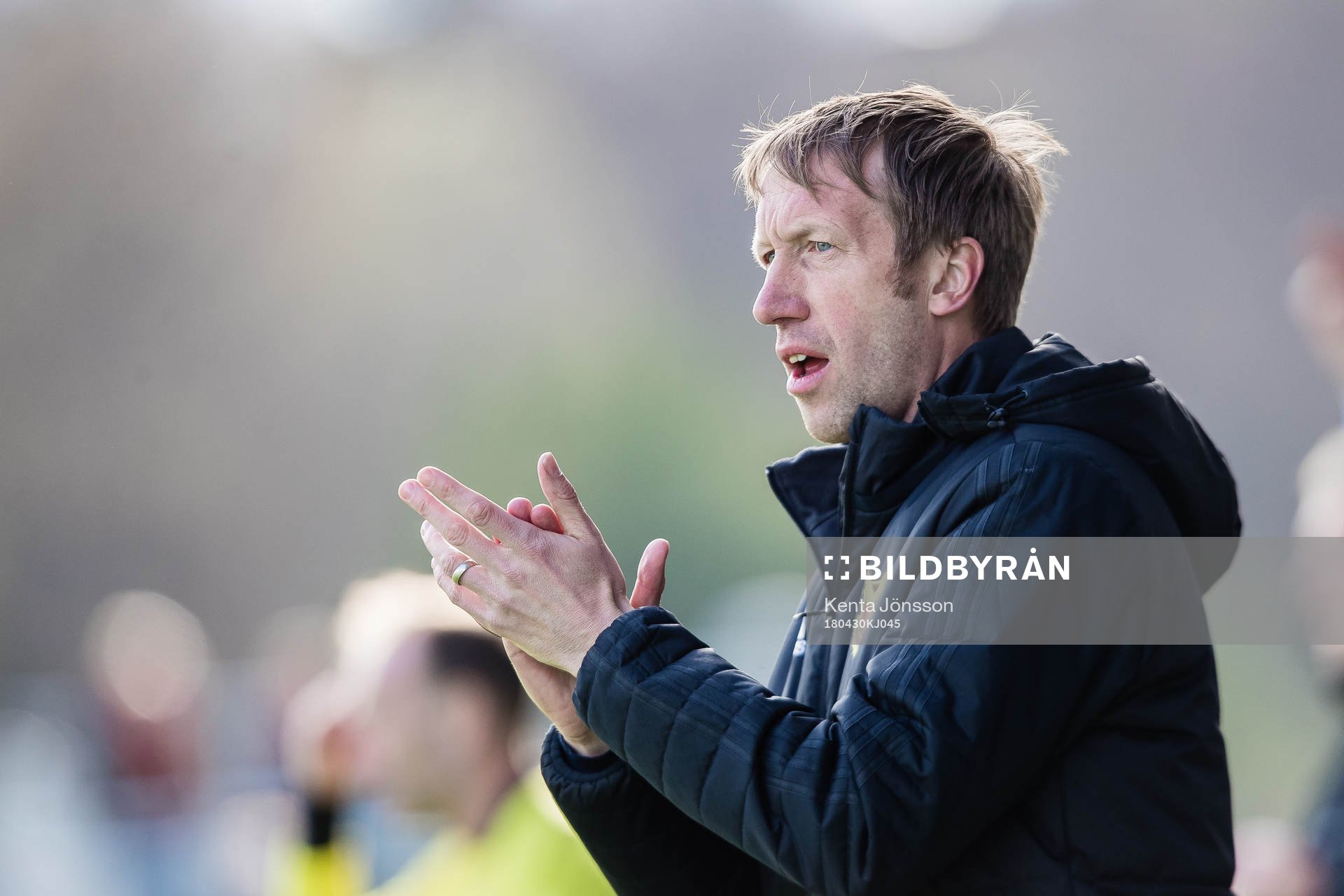 Östersunds tränare Graham Potter applåderar