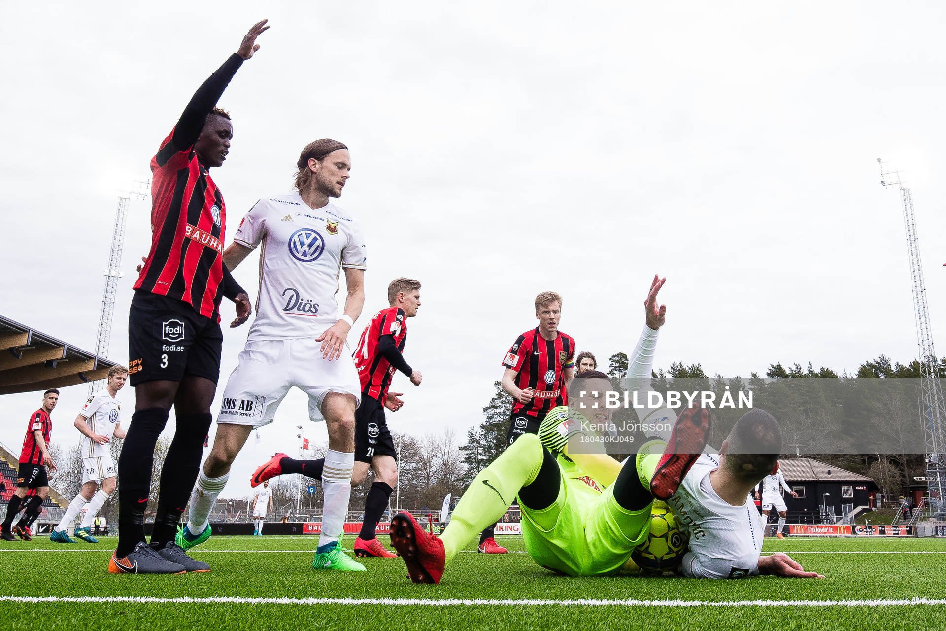 Östersunds Dino Islamovic Brommapojkarnas målvakt Nikola