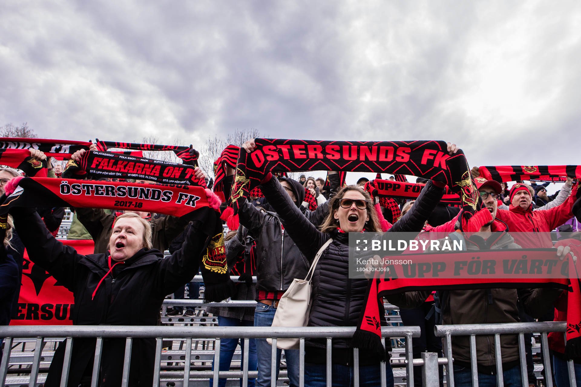 Östersunds supportrar jublar