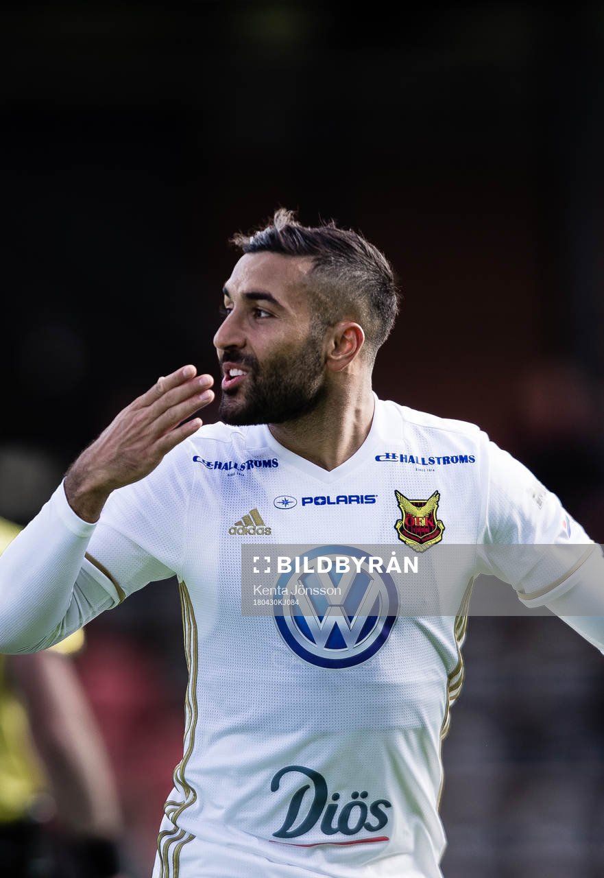 Östersunds Saman Ghoddos jublar
