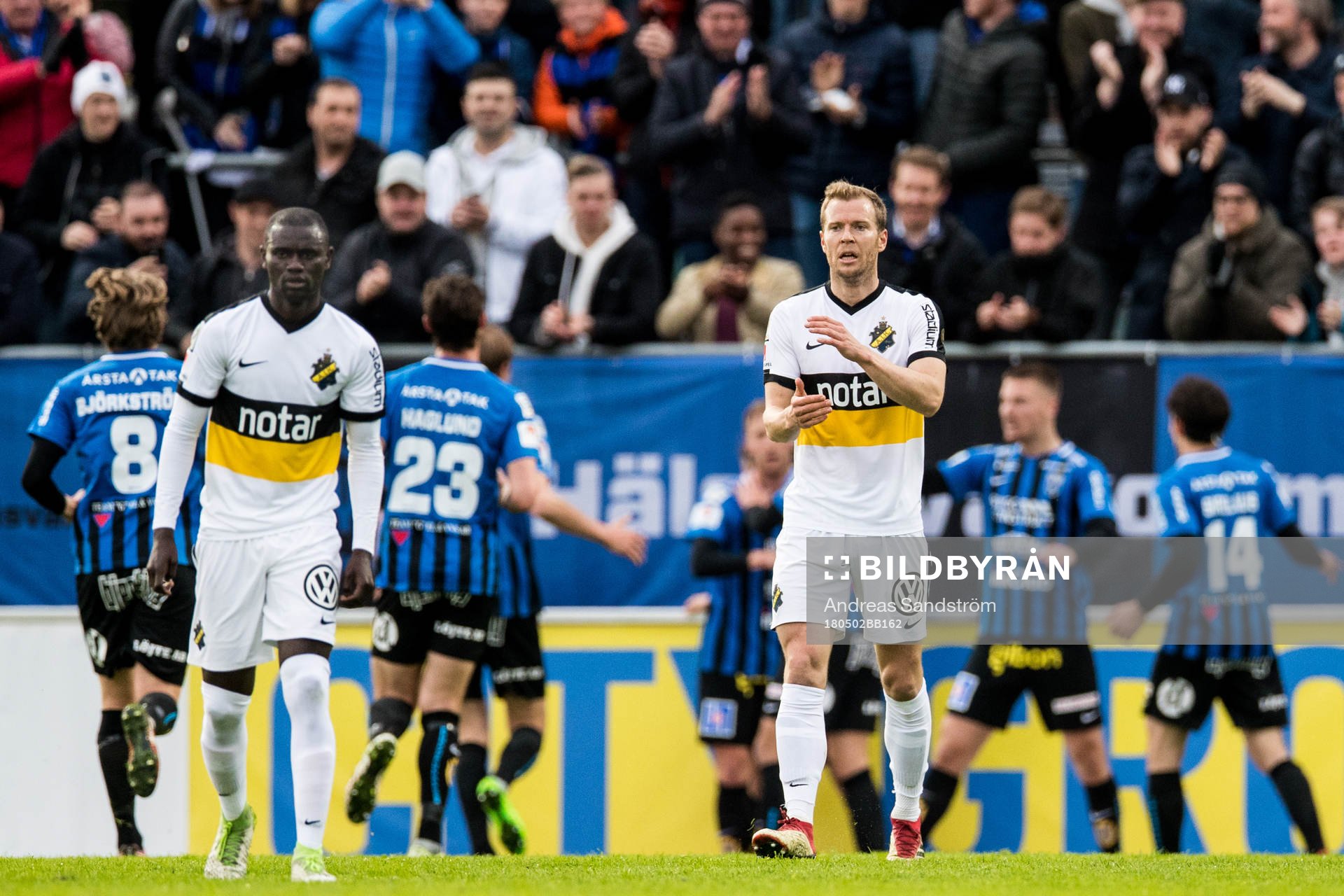 s Enoch Kofi Adu och Per Karlsson deppar