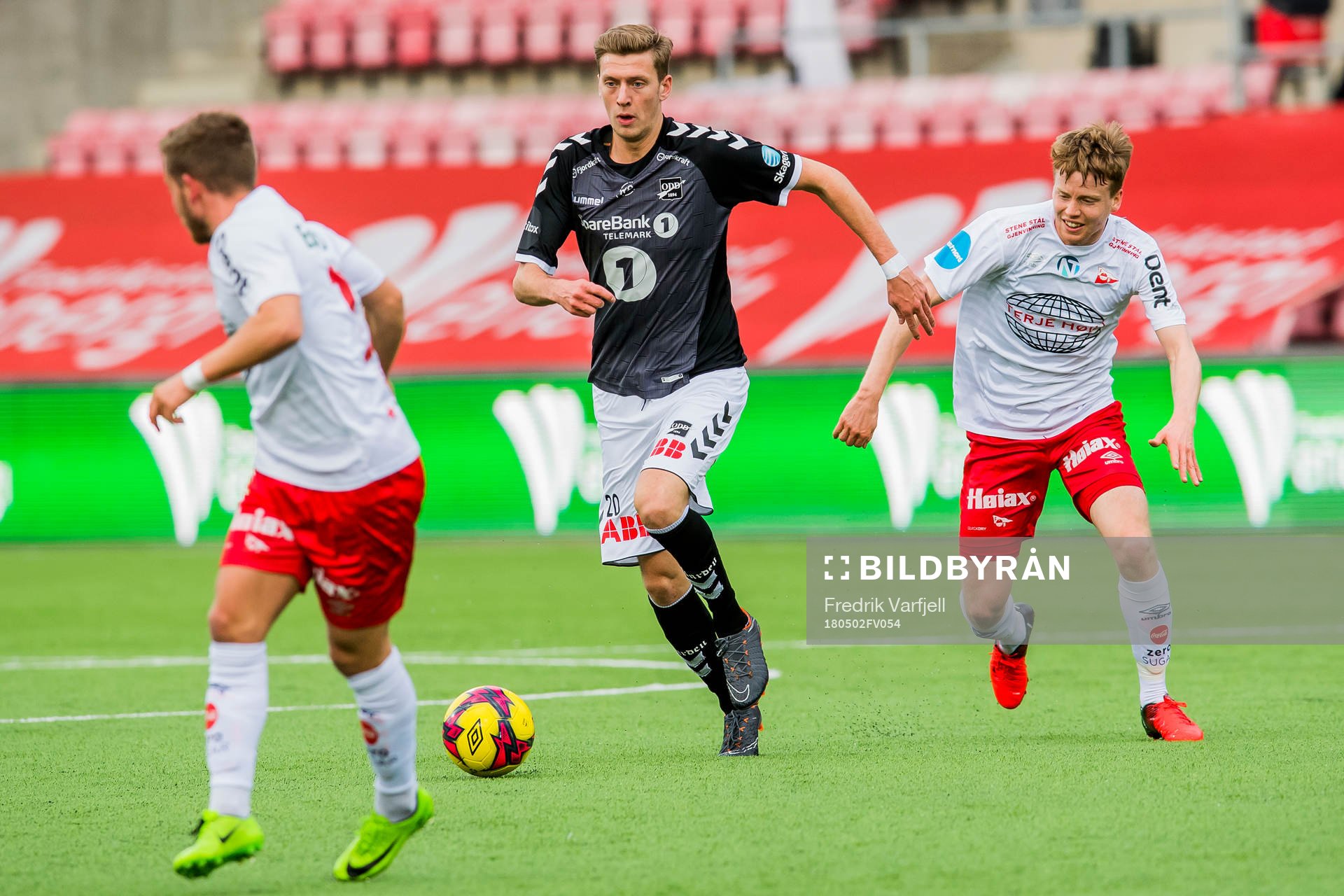 Tobias Lauritsen of Odd and Håvard Åsheim of Fredrikstad