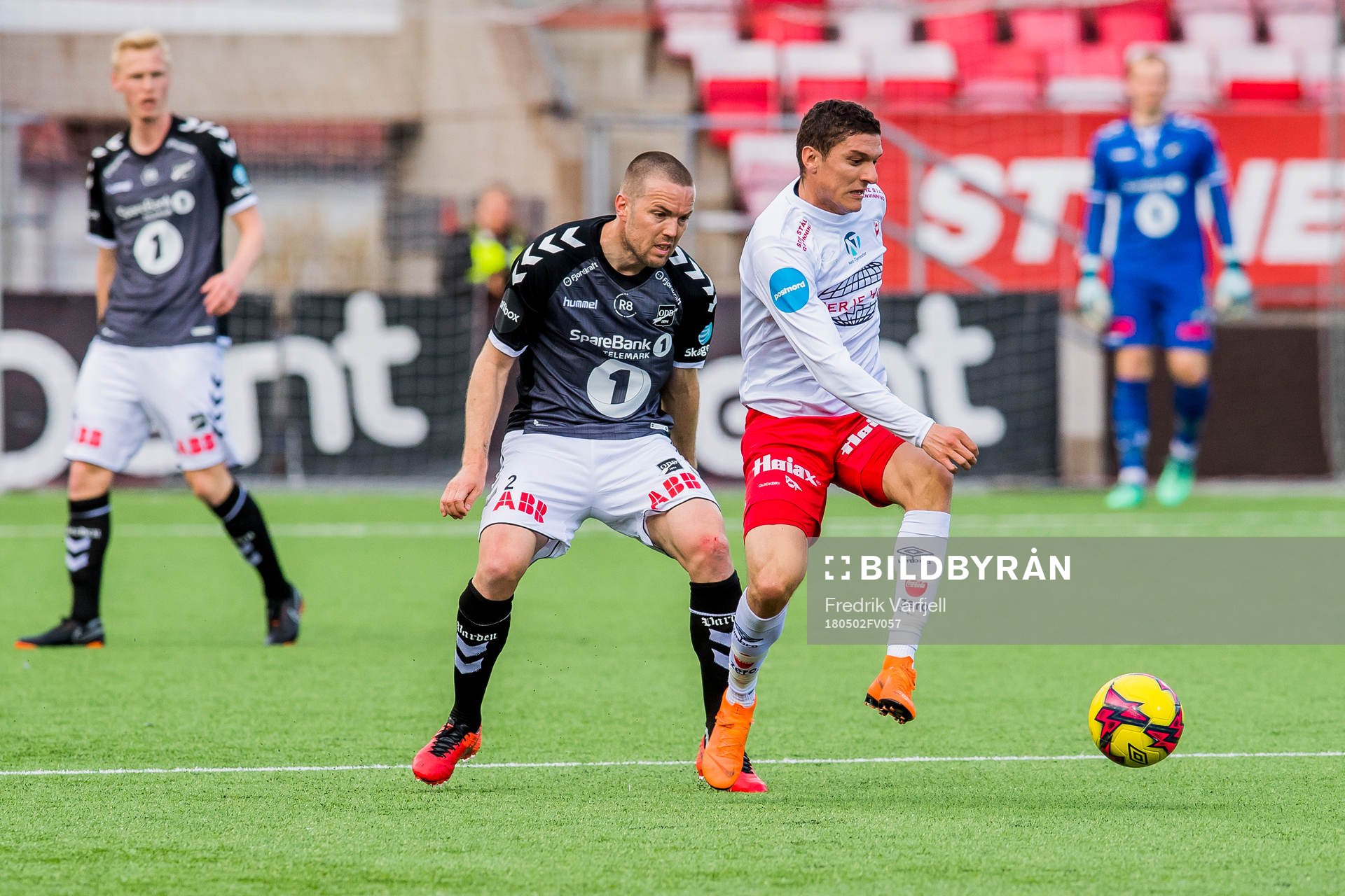 Espen Ruud of Odd and Youssef Chaib of Fredrikstad