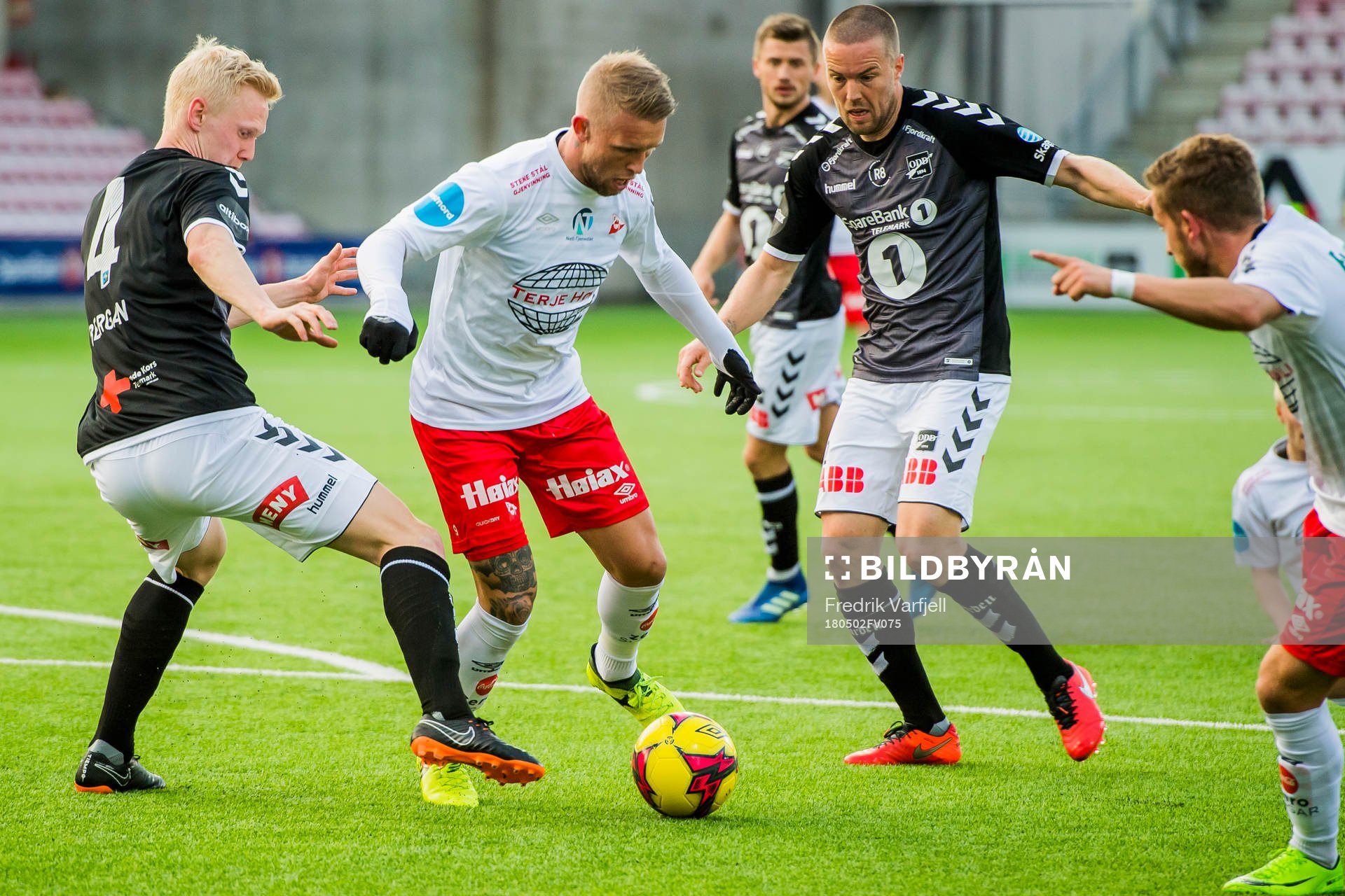 Vegard Amundsen Bergan of Odd, Tim Nilsen of Fredrikstad
