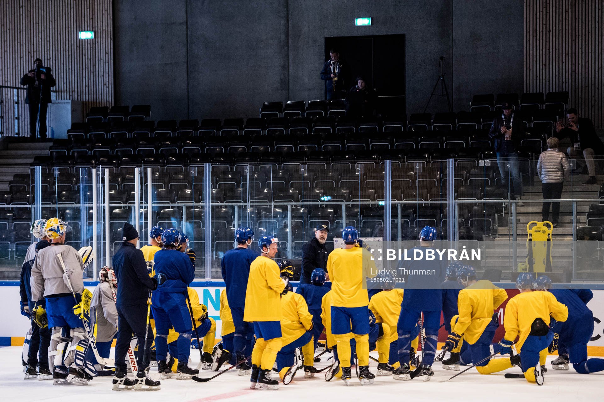 Sveriges förbundskapten Rikard Grönborg håller