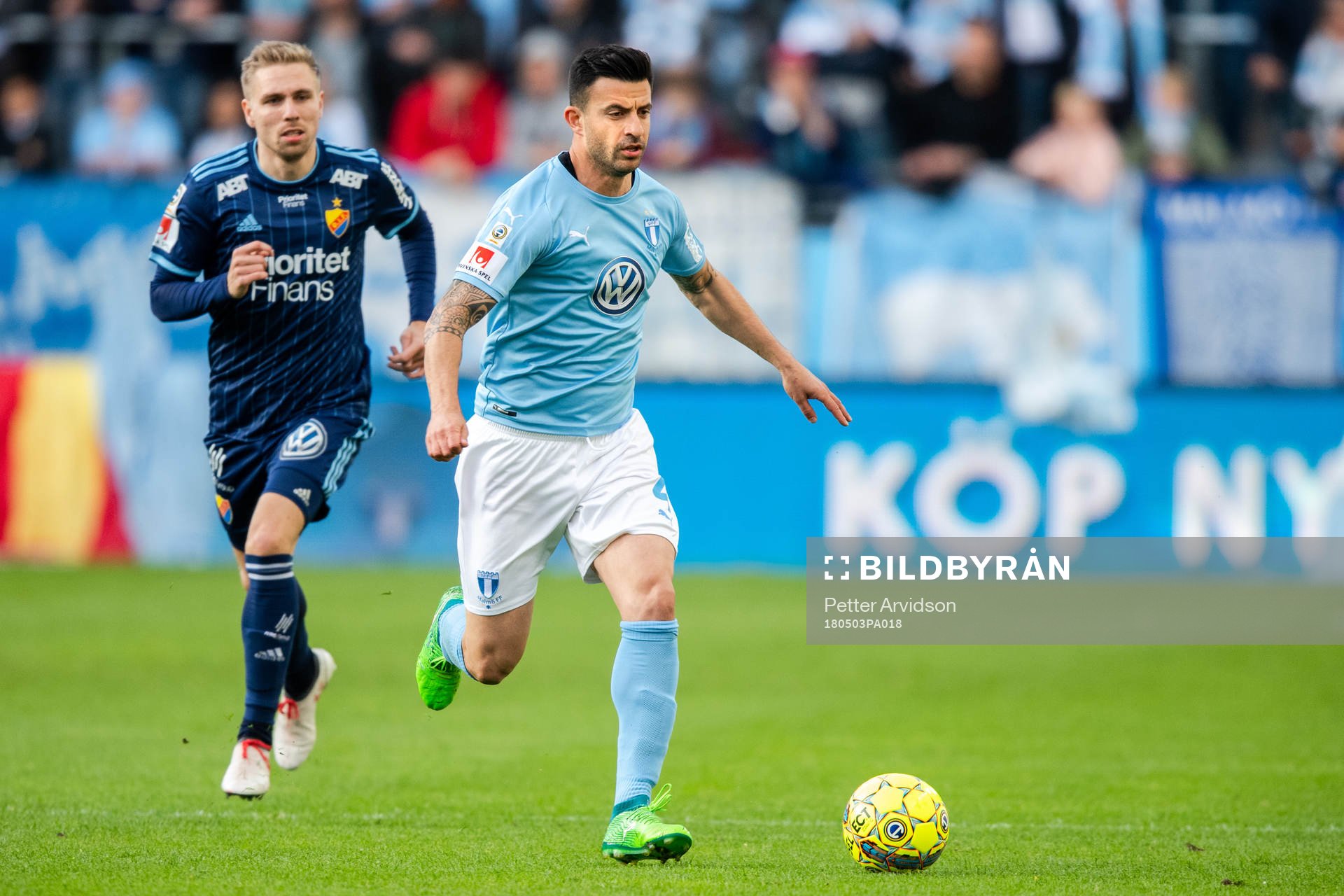 Djurgårdens Jonathan Ring och Malmö FFs Behrang Safari