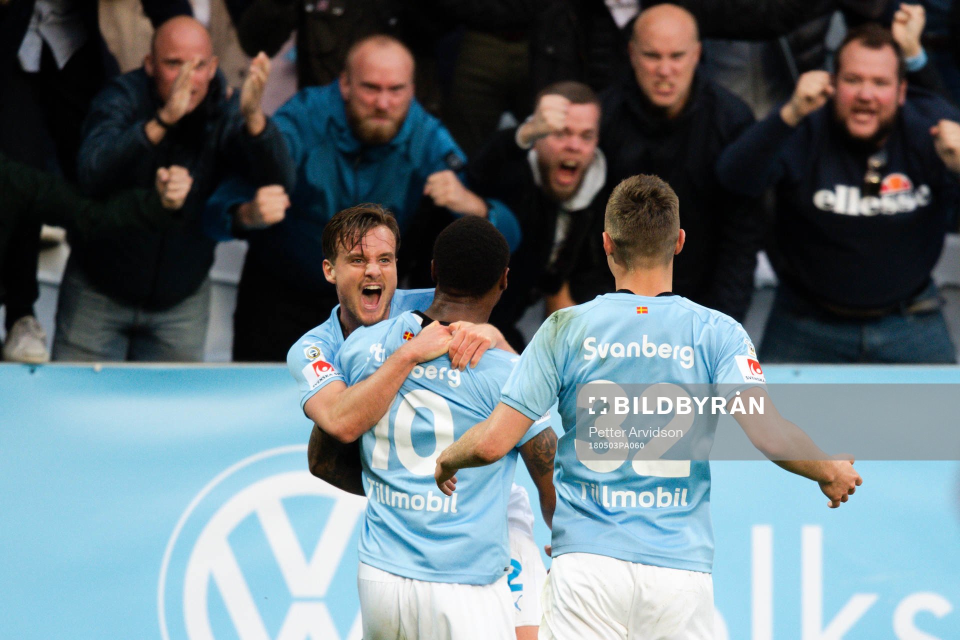 Malmö FFs Eric Larsson och Mattias Svanberg jublar med