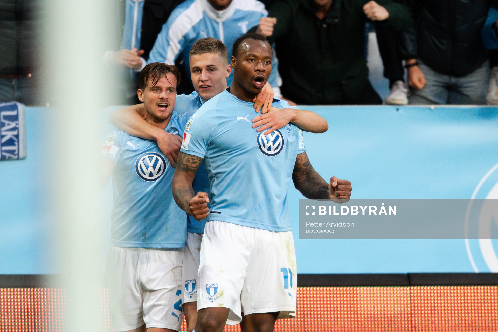 Malmö FFs Eric Larsson och Mattias Svanberg jublar med