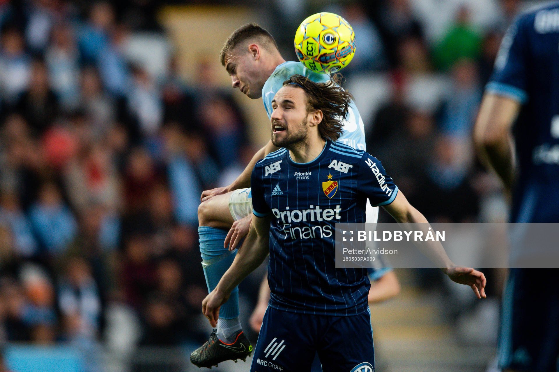 Djurgårdens Kevin Walker och Malmö FFs Mattias Svanberg