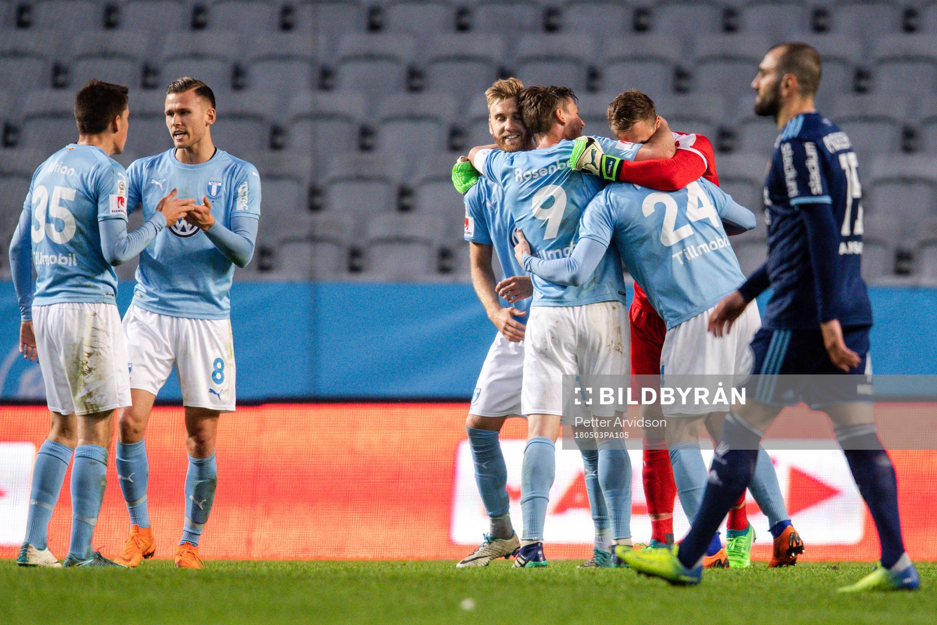 Malmö FFs spelare jublar efter fotbollsmatchen i Allsvenskan mellan Malmö FF och Djurgården den 3 maj 2018 i Malmö.
