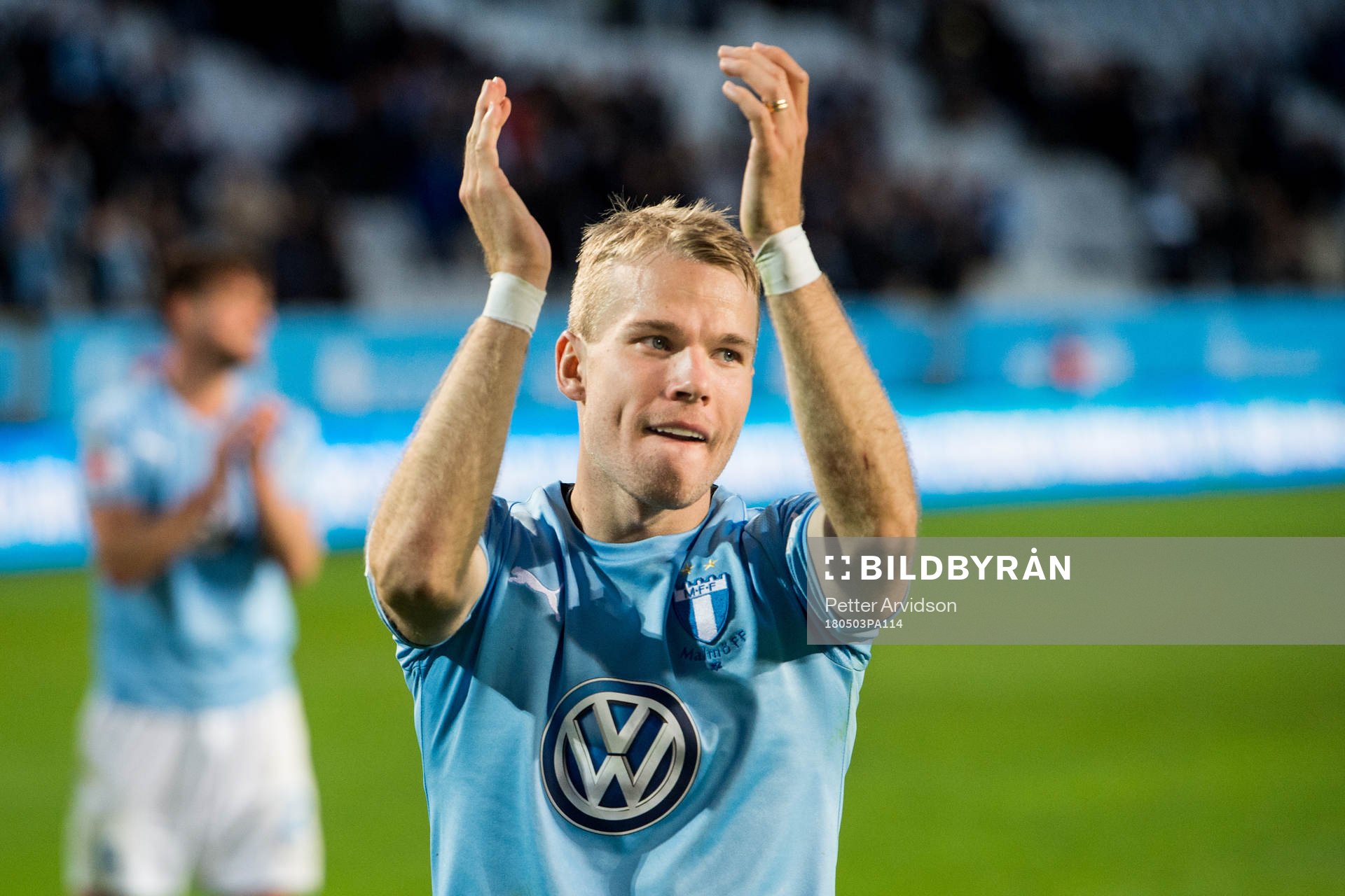 Malmö FFs Oscar Lewicki tackar publiken