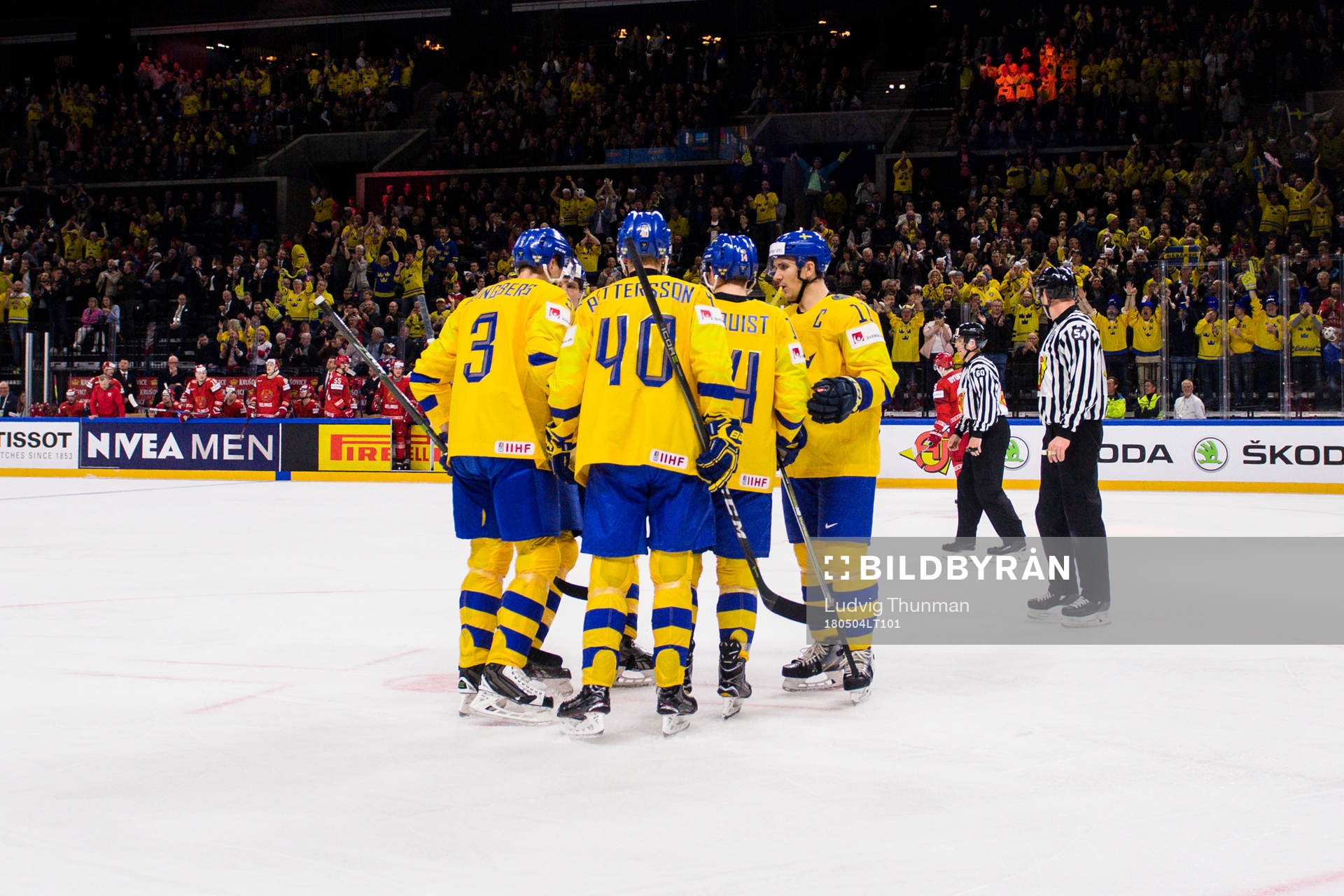 Sveriges spelare jublar