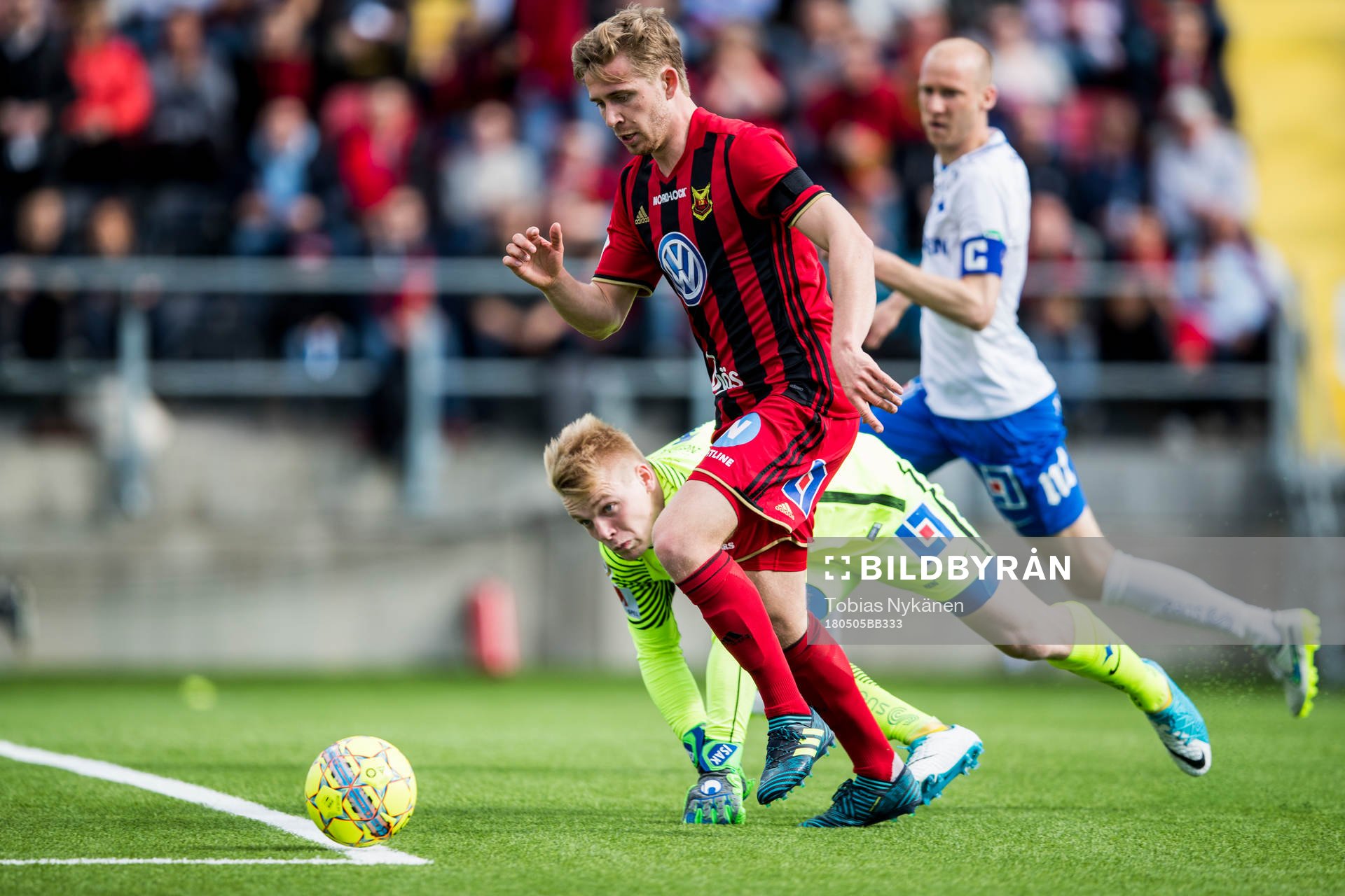 Östersunds Ludvig Fritzson och Norrköpings målvakt Isak