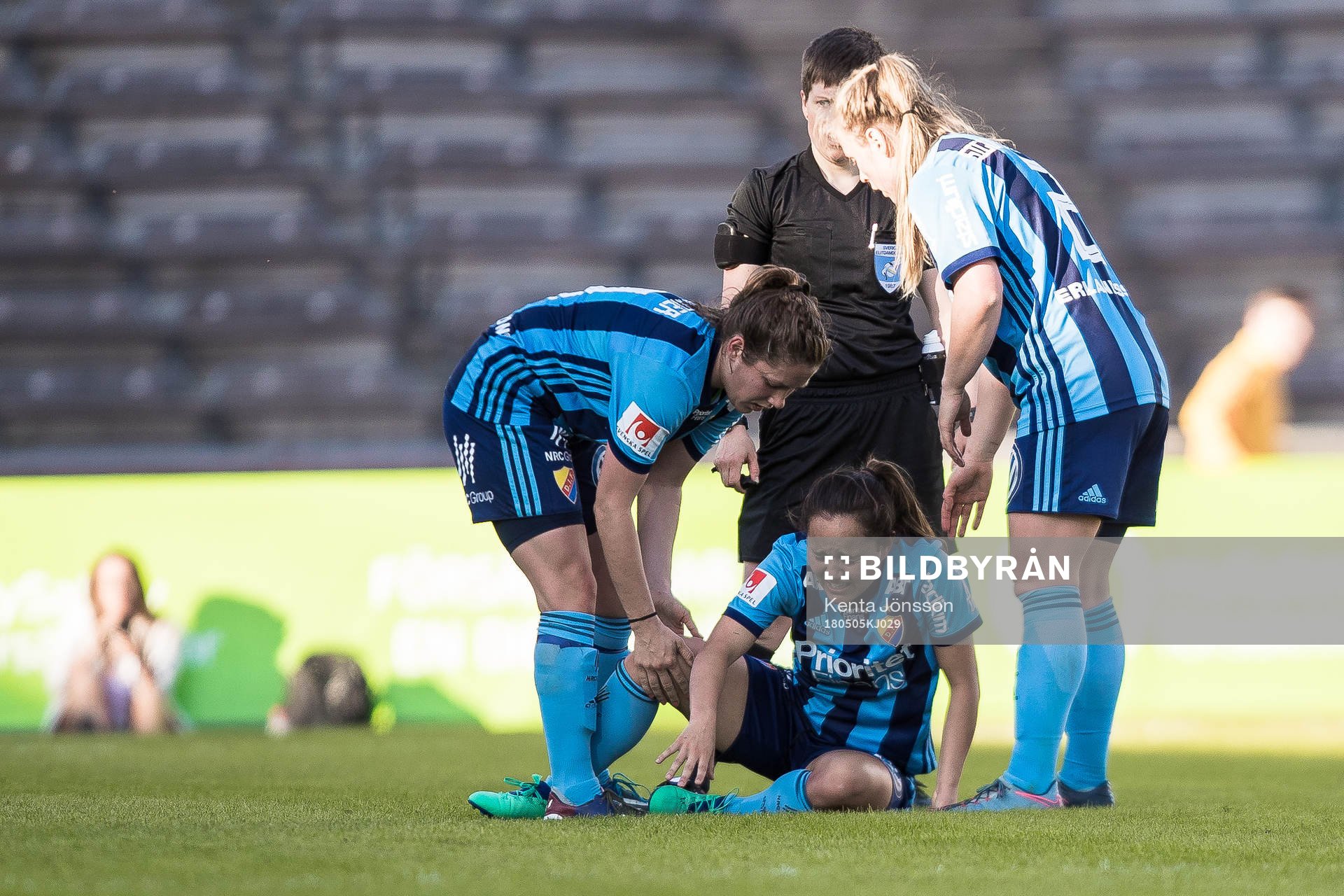 Djurgårdens Malin Diaz (h) har skadat sig