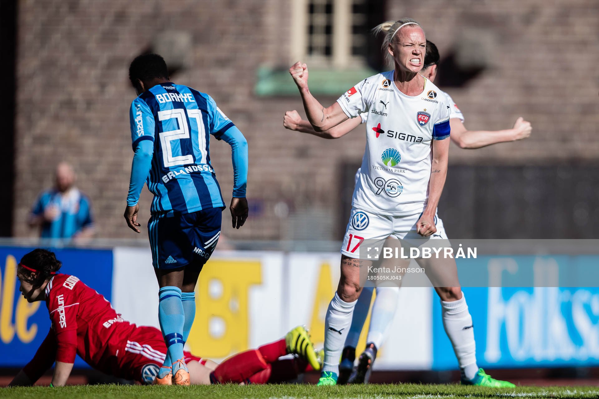 Rosengårds Caroline Seger jublar