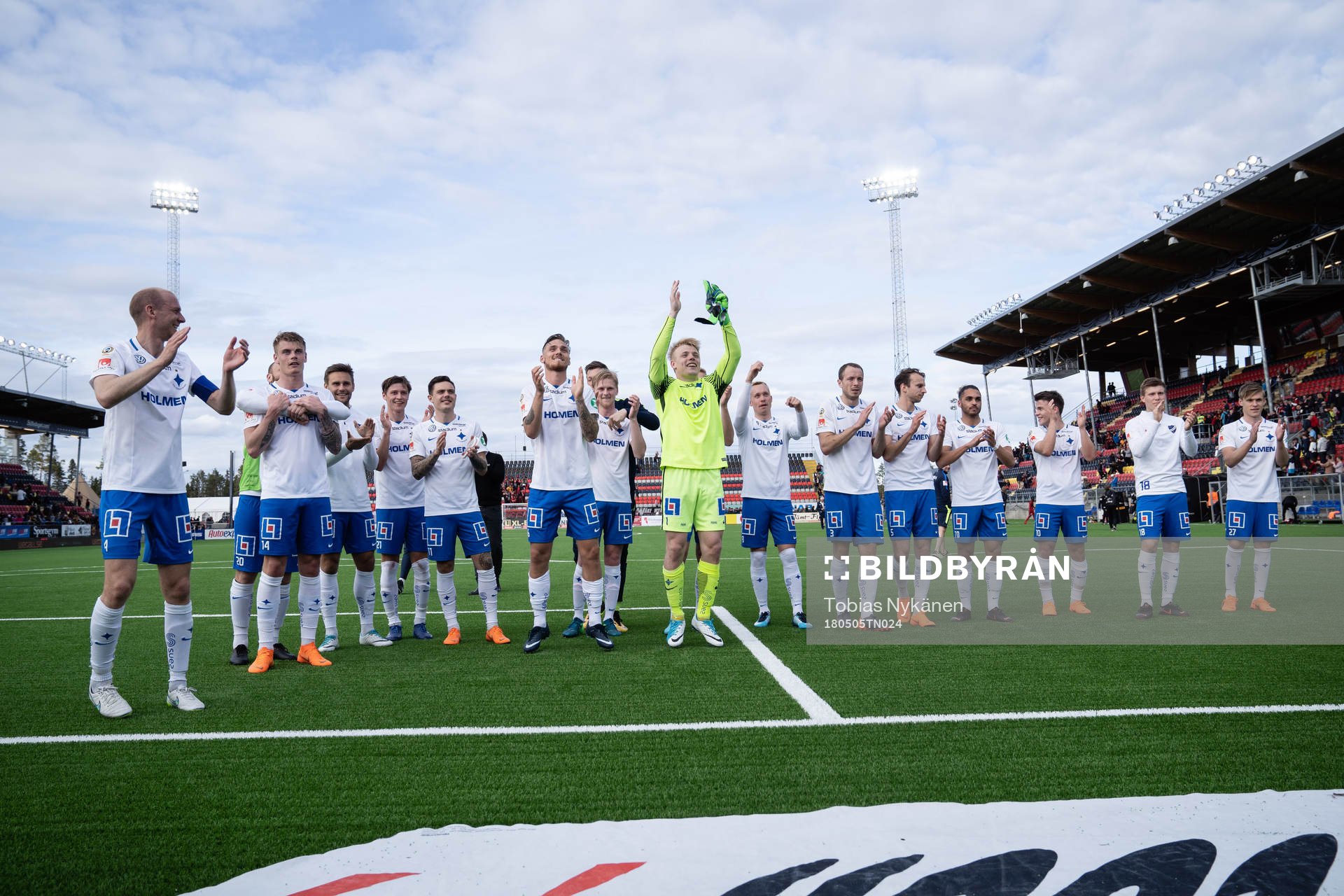 Norrköpings spelare tackar fansen