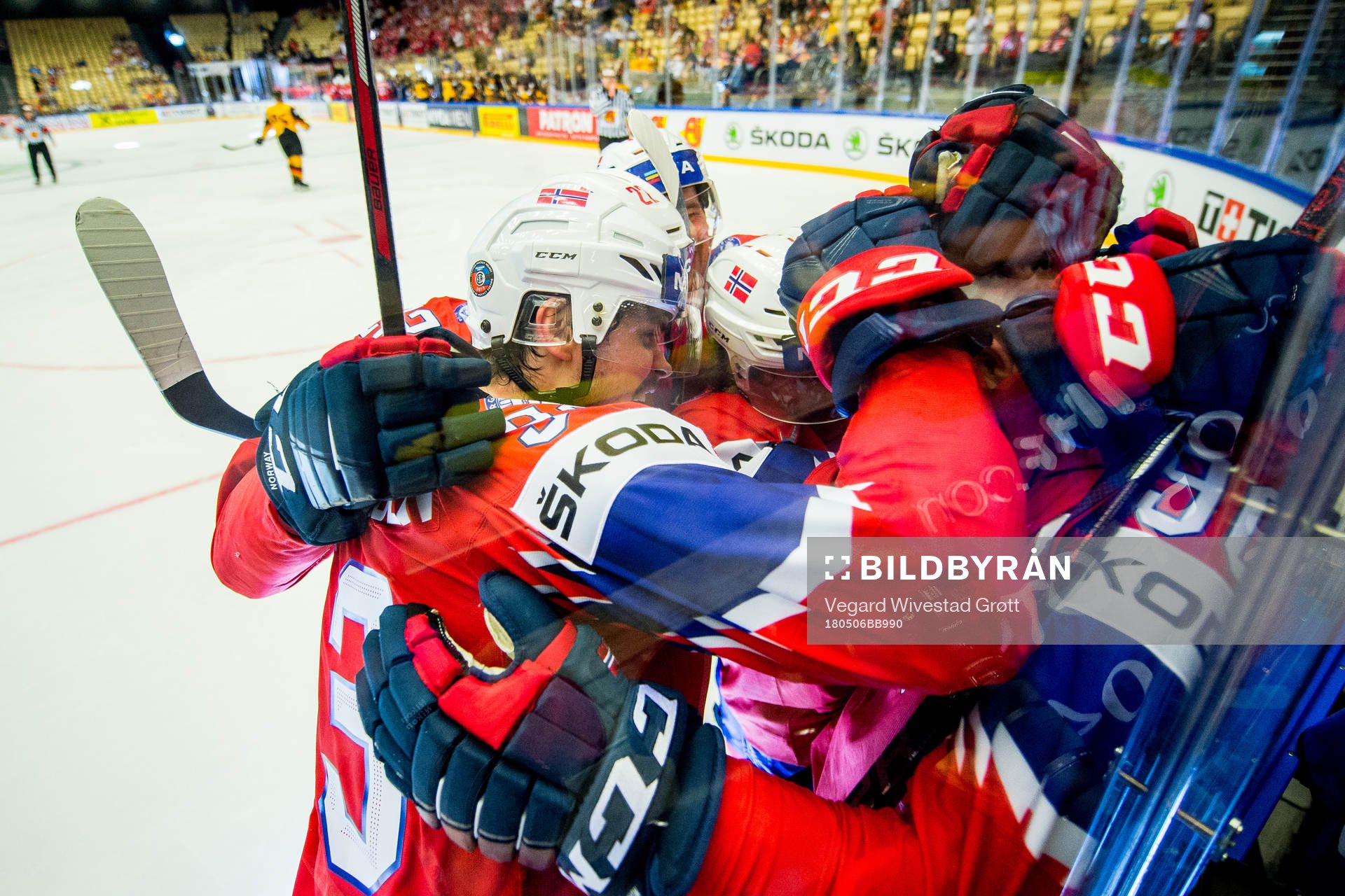 Daniel Sørvik of Norway celebrates with Thomas Valkvæ