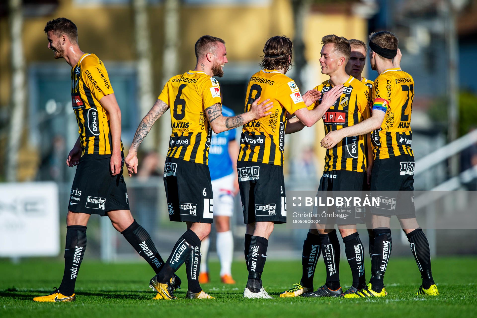 Häckens spelare jublar