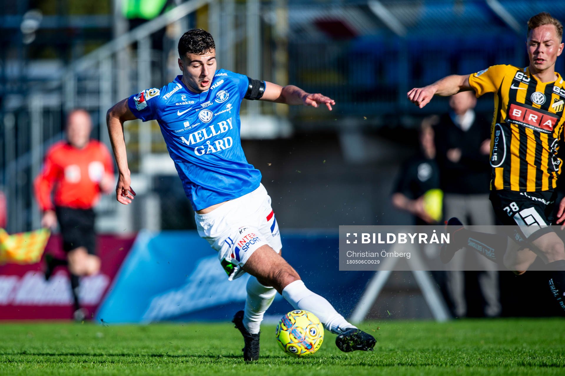 Trelleborgs Deniz Hümmet mot Häckens Adam Andersson