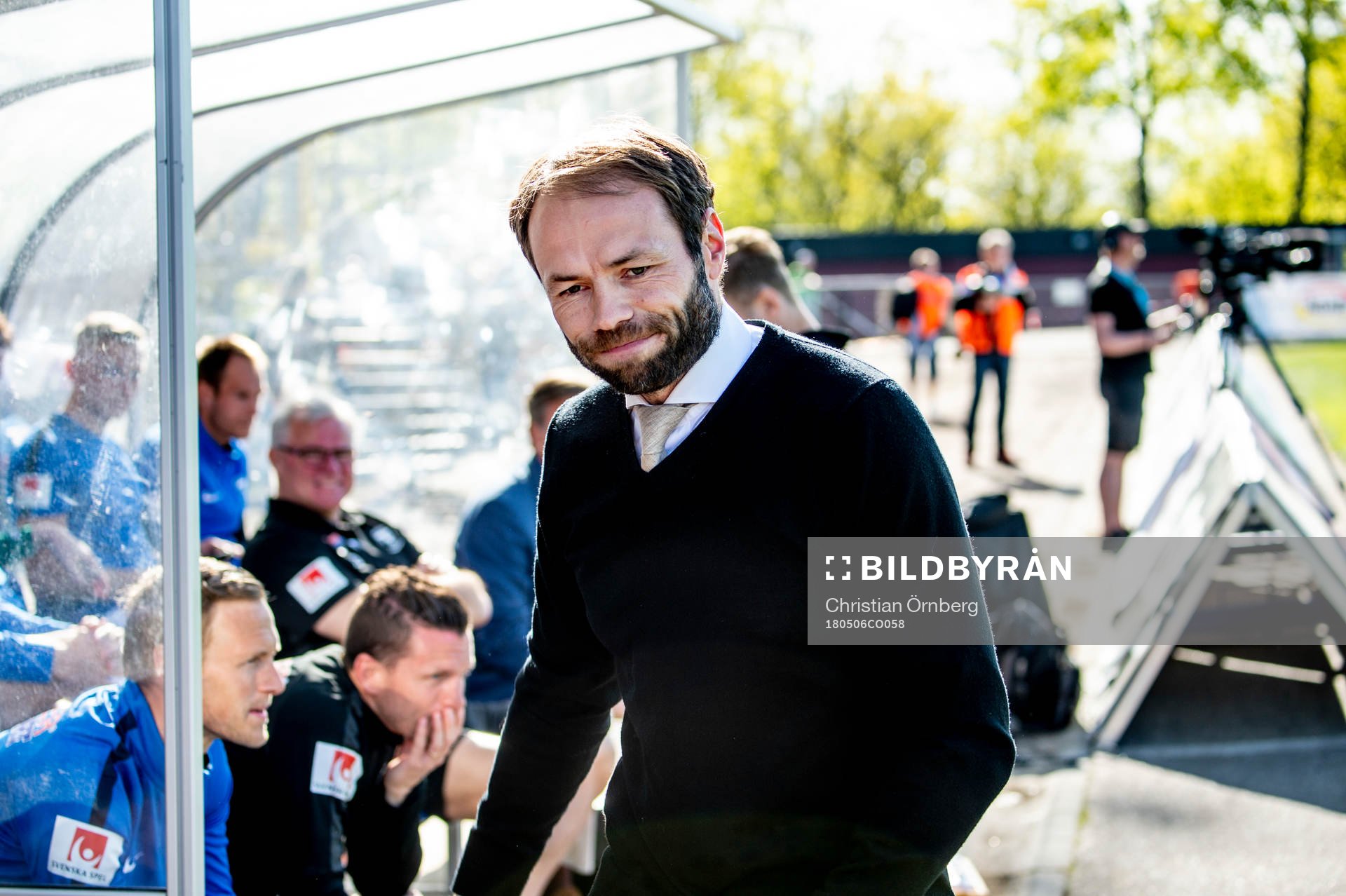 Häckens tränare Andreas Alm innan  fotbollsmatchen i