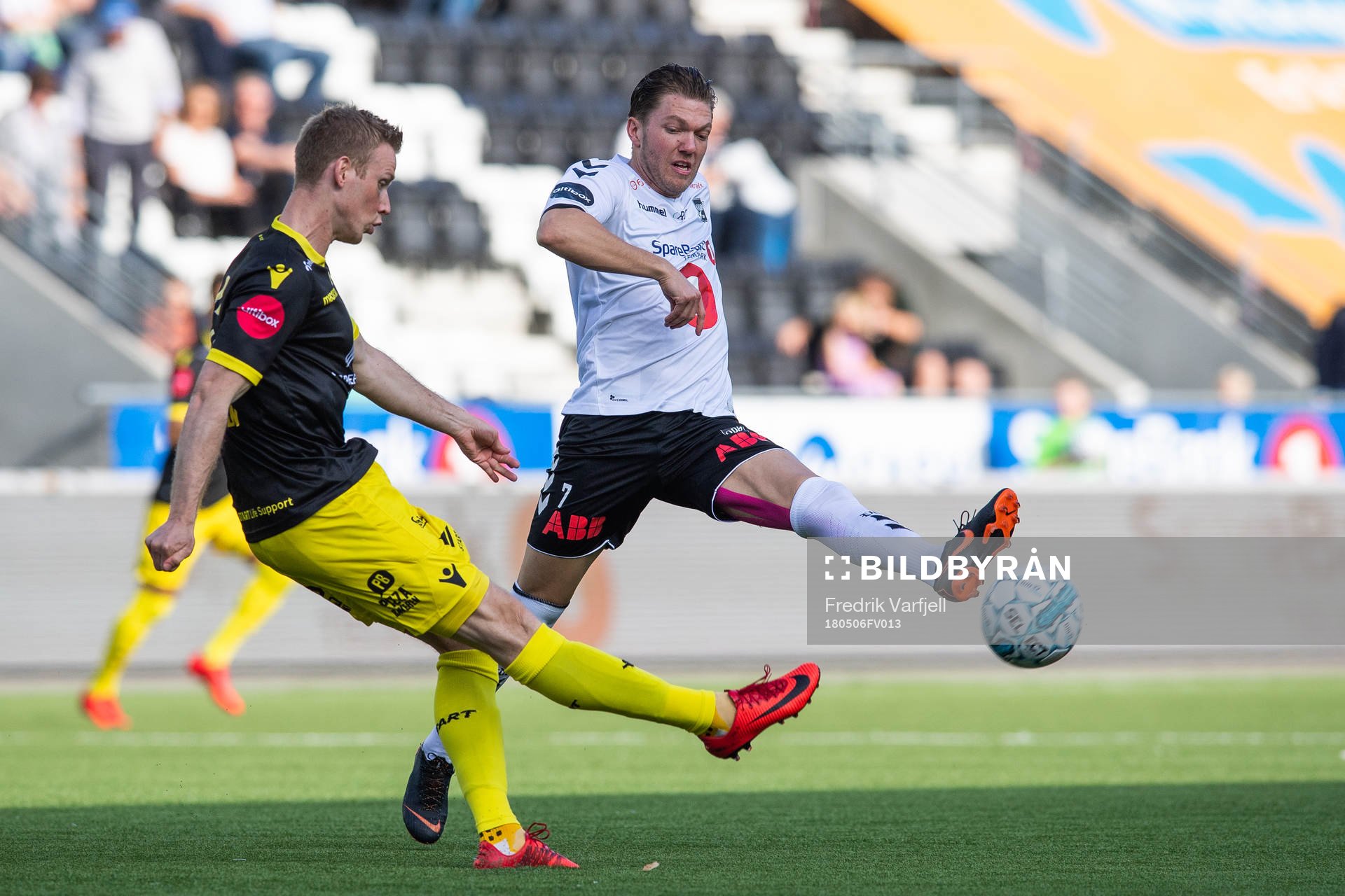 Simon Andreas Larsen of Start and Erik Martin Broberg of