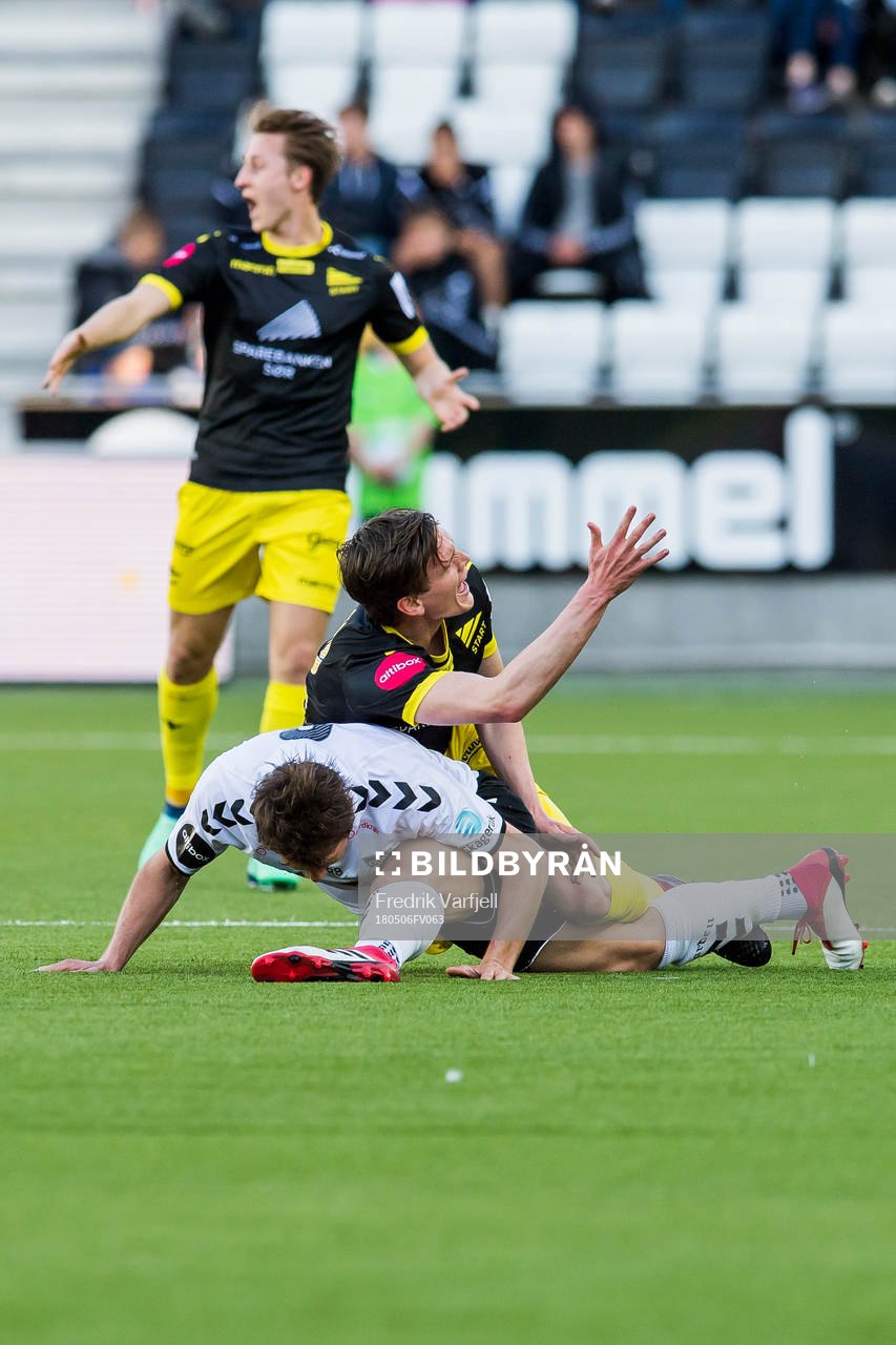 Fredrik Semb Berge of Odd and Kristjan Floki Finnbogason of