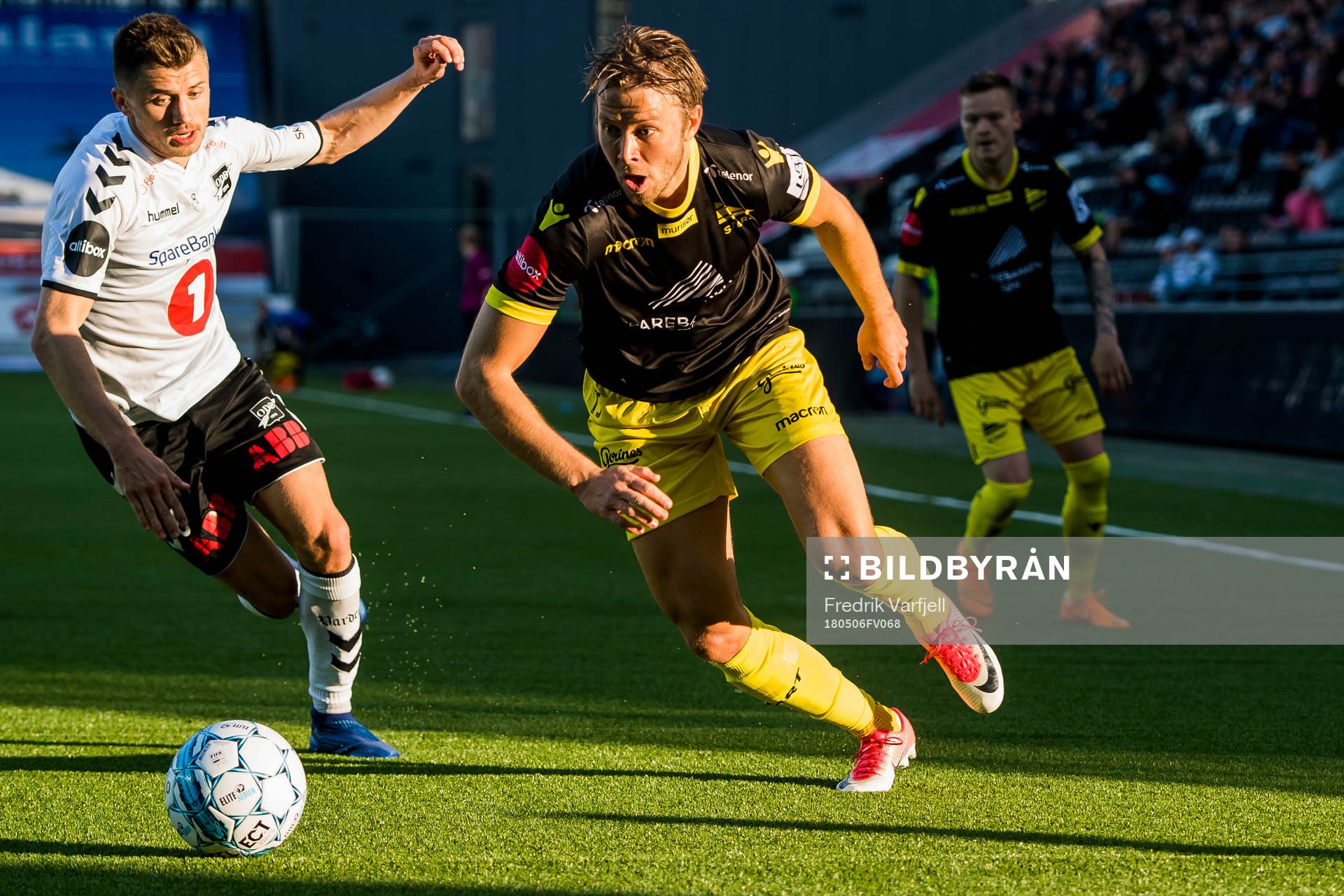 Vebjørn Alvestad Hoff of Odd and Henrik Robstad of Start