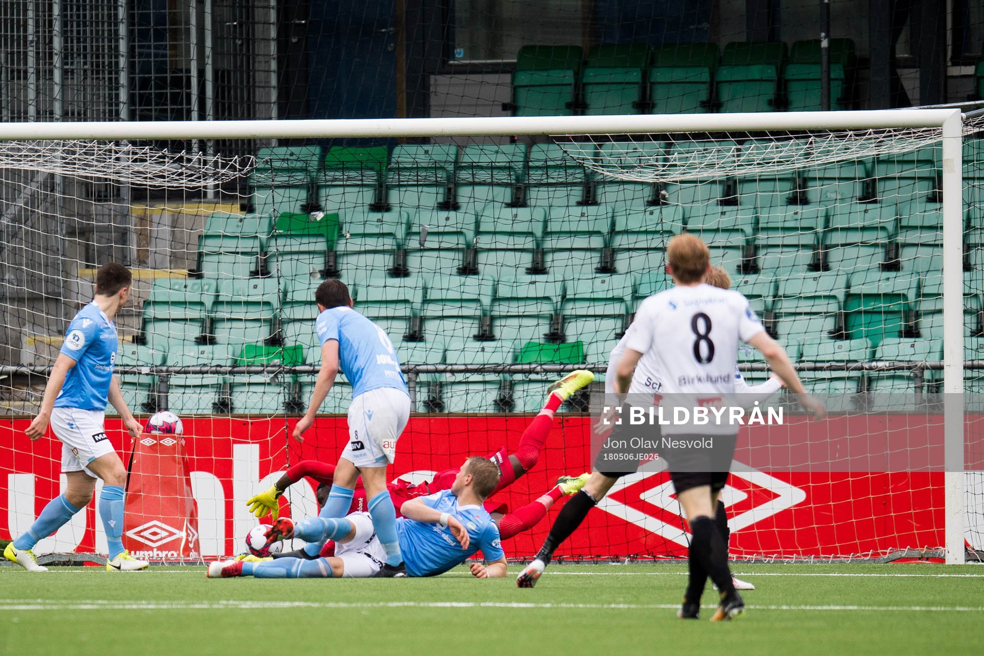 Eirik Schulze of Sogndal scores the 1-1 goal behind