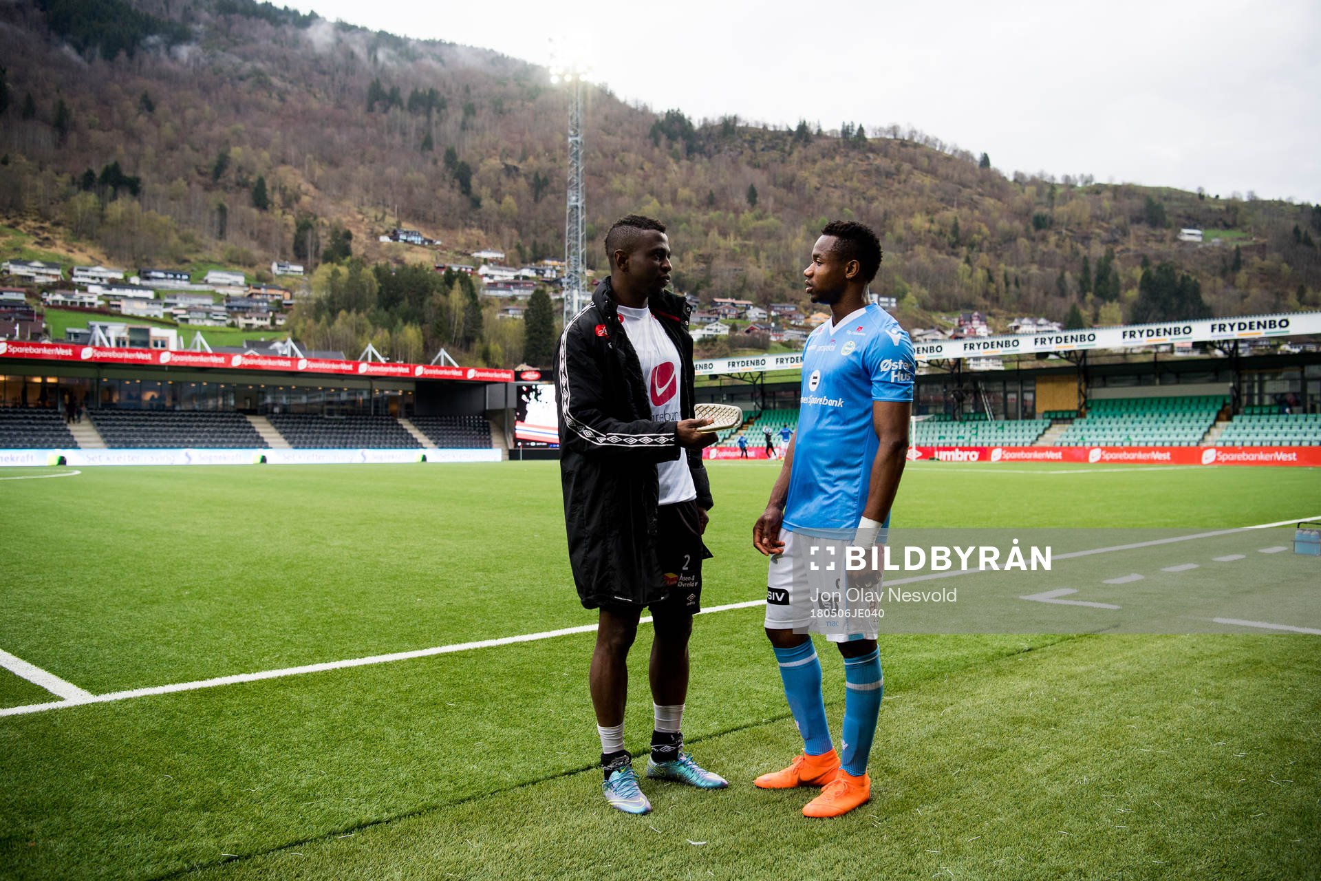 Akeem Latifu of Sogndal and Kachi of Sandnes Ulf