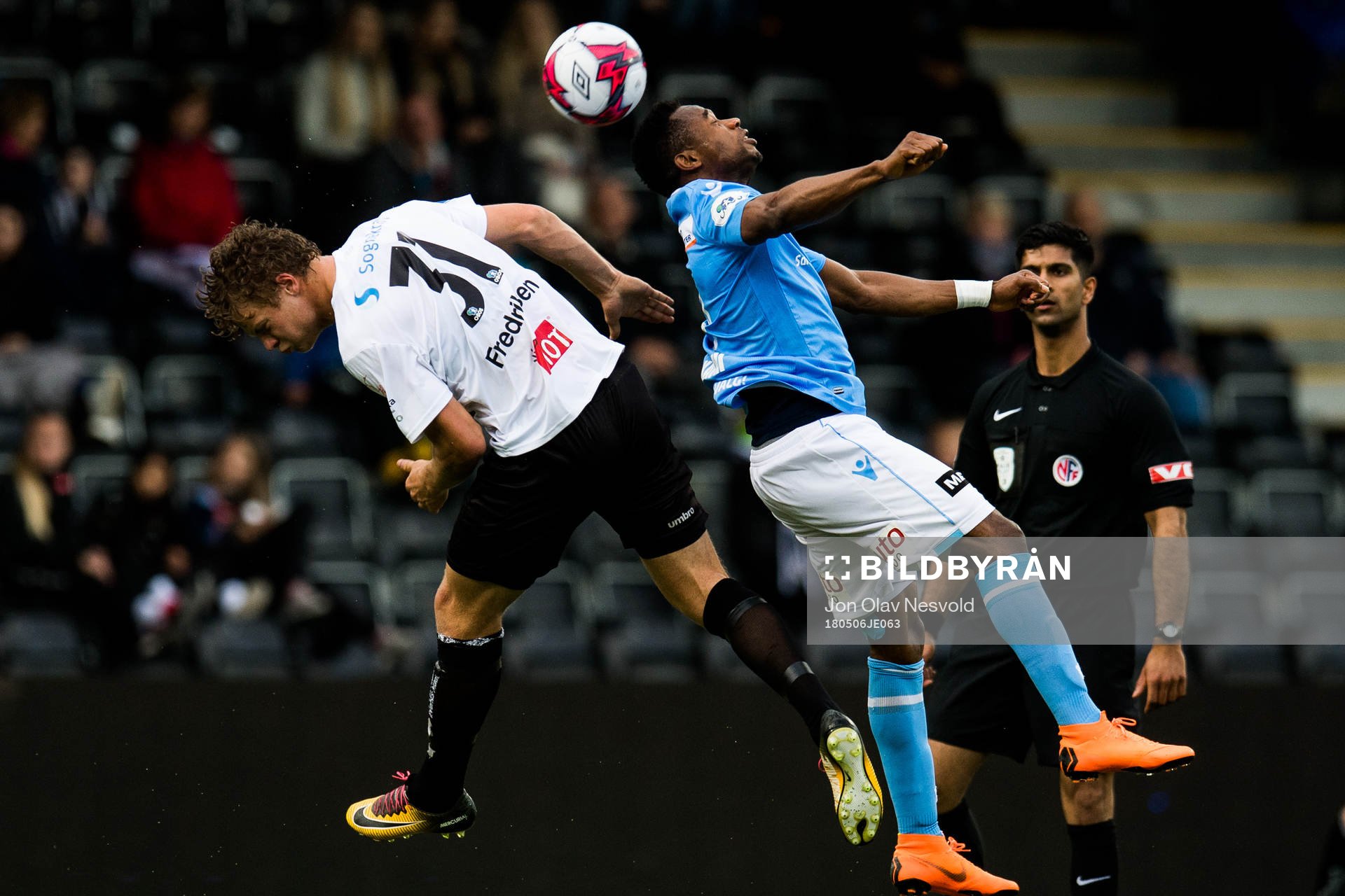 Ulrik Fredriksen of Sogndal and Kachi of Sandnes Ulf