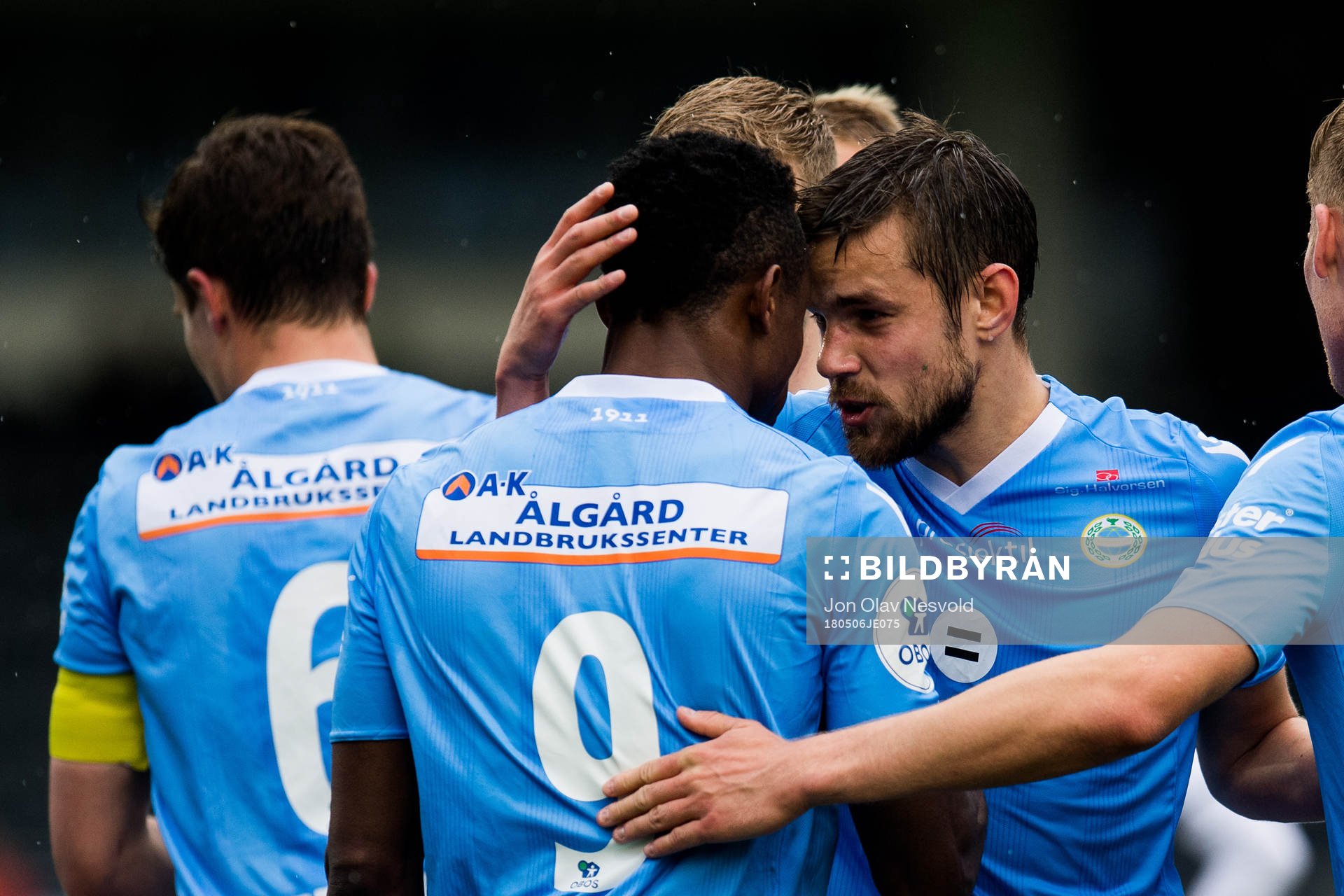 Kachi of Sandnes Ulf celebrates the 0-1 goal with Remi