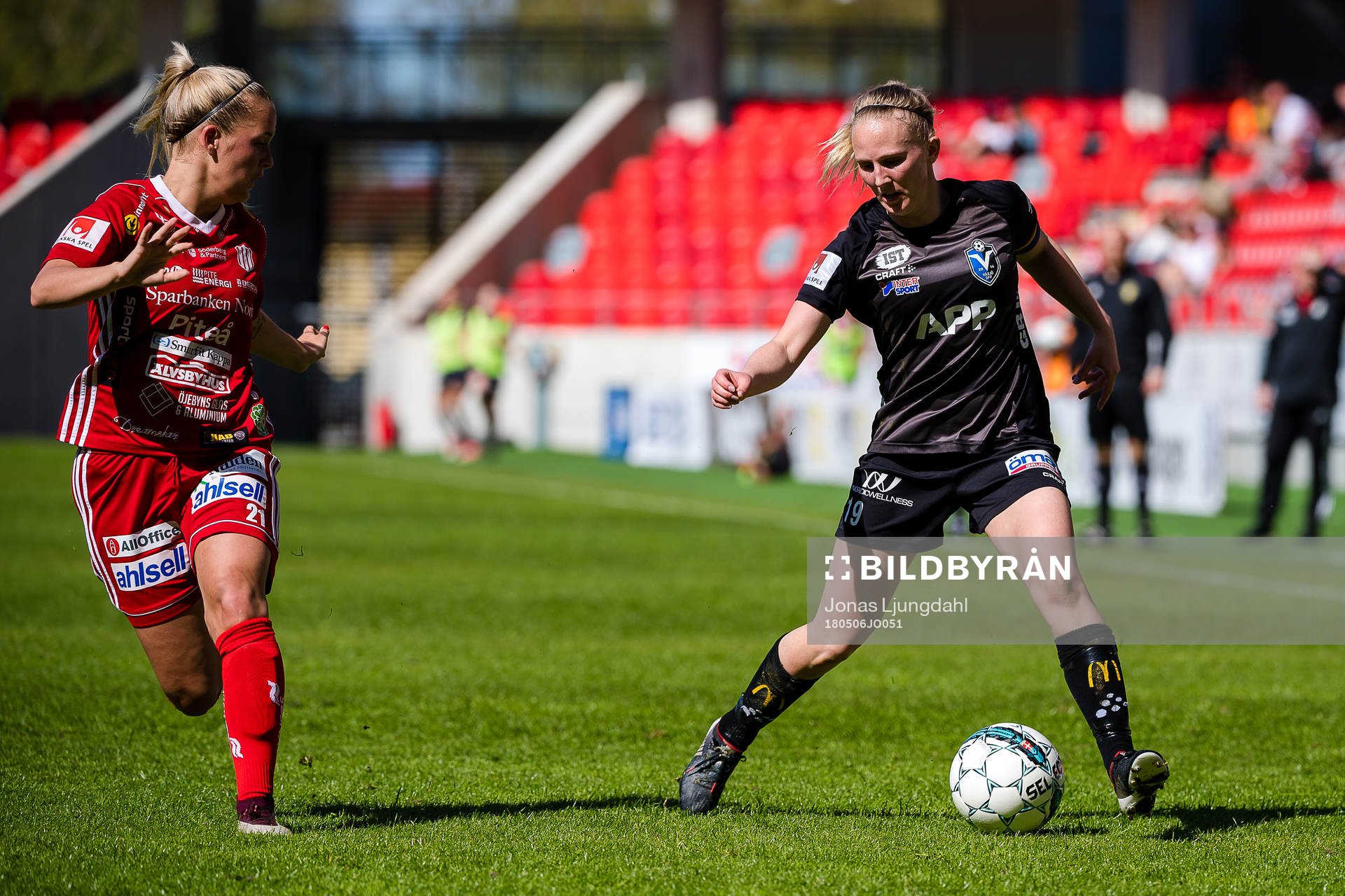 Piteås Ronja Aronsson och Växjös Emma Andersson