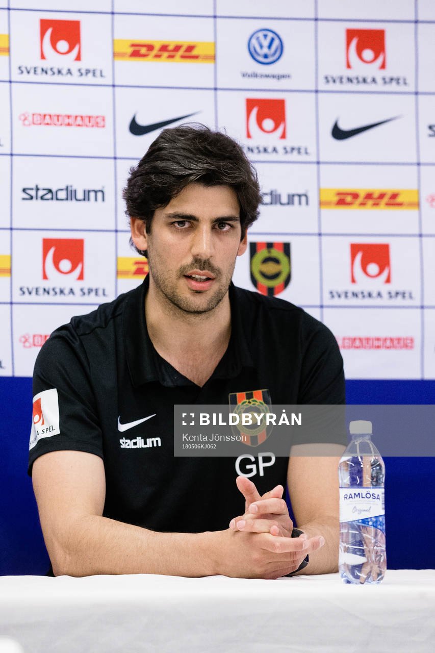 Brommapojkarnas assisterande tränare Goncalo Pereira på presskonferensen efter fotbollsmatchen i Allsvenskan mellan Brommapojkarna och Djurgården den 6 Maj 2018 i Stockholm.