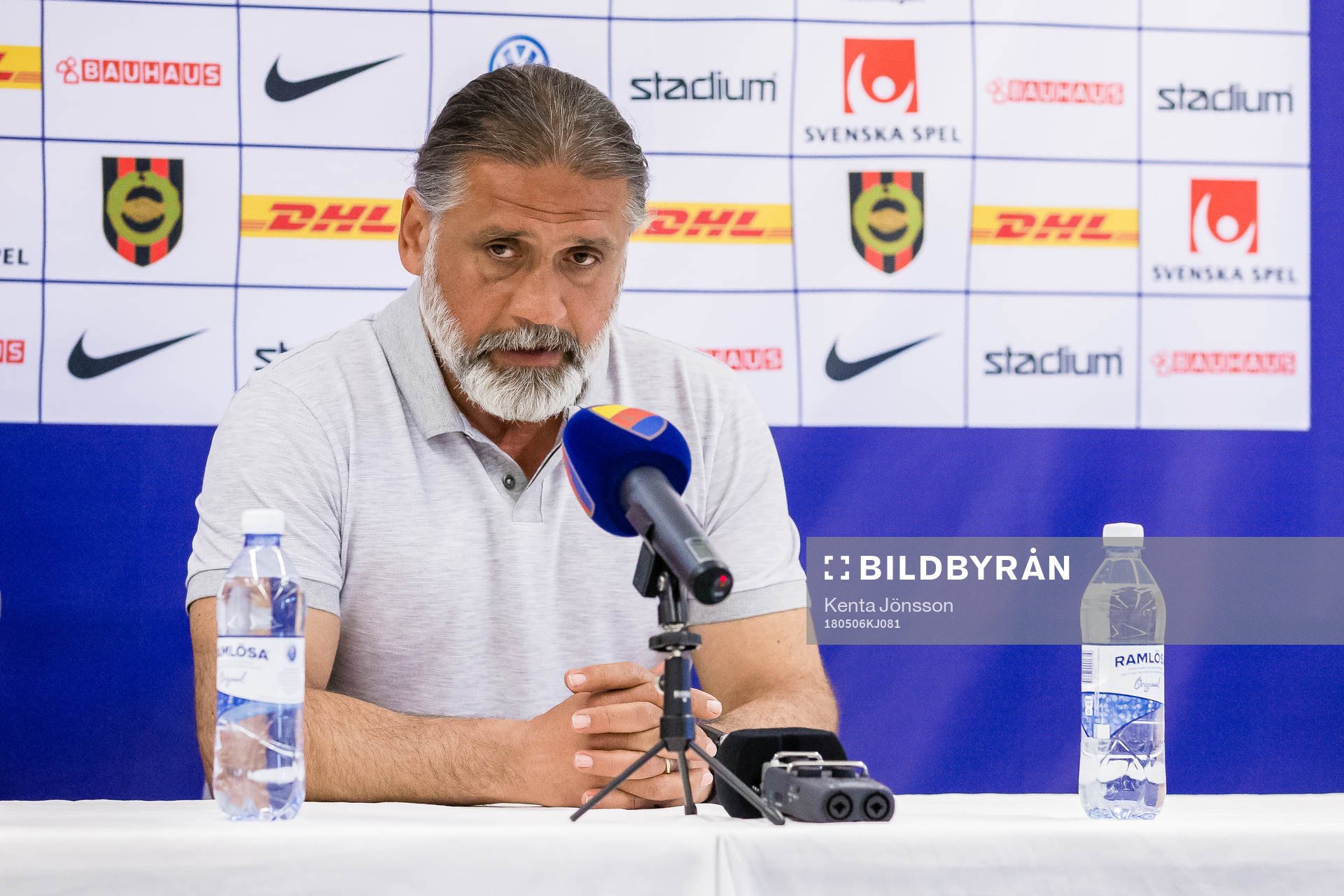 Djurgårdens tränare Özcan Melkemichel under presskonferensen efter fotbollsmatchen i Allsvenskan mellan Brommapojkarna och Djurgården den 6 Maj 2018 i Stockholm.