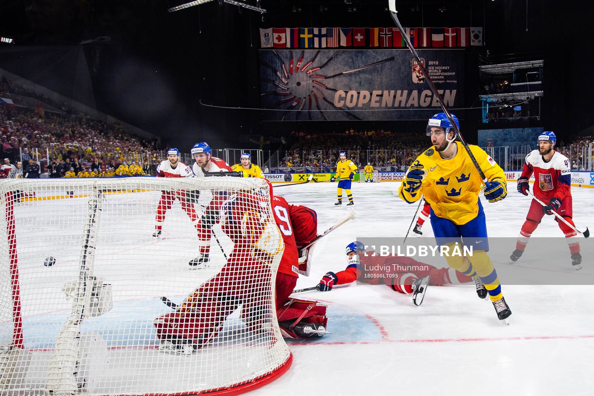 Sveriges Mika Zibanejad gör 3-1-målet bakom Tjeckiens