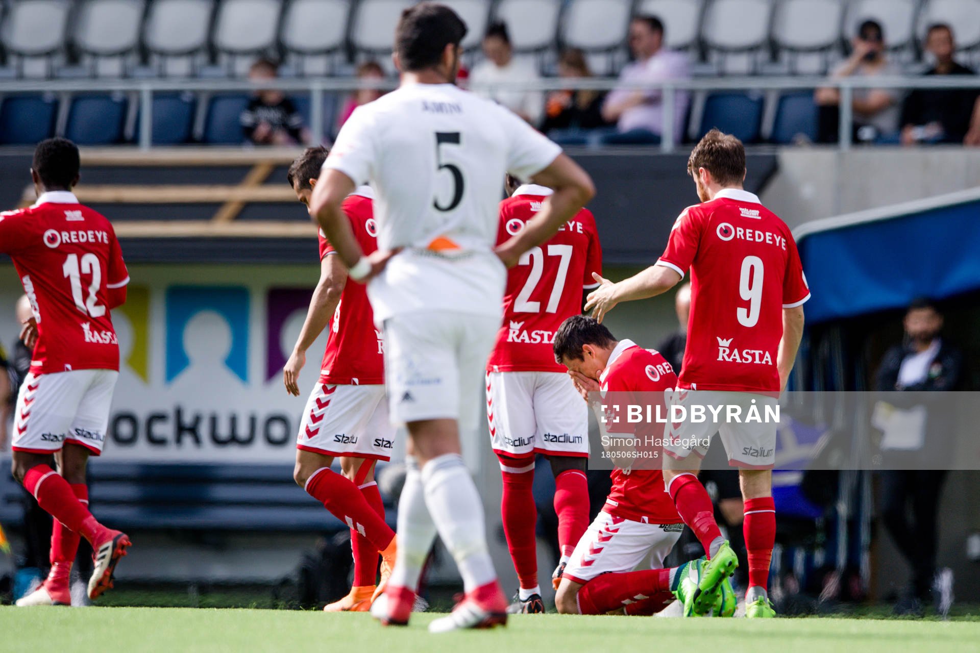 Kalmars Romário Pereira Sipião jublar efter 0-1 under fotbollsmatchen i Allsvenskan mellan Dalkurd och Kalmar den 6  maj 2018 i Gävle.