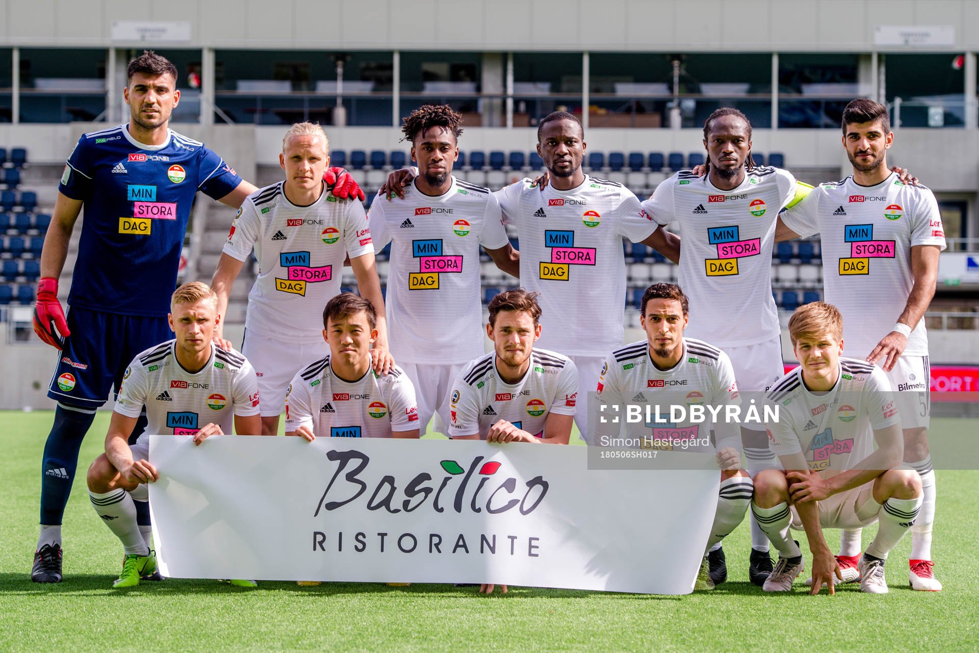 Dalkurds startelva före fotbollsmatchen i Allsvenskan mellan Dalkurd och Kalmar den 6  maj 2018 i Gävle.