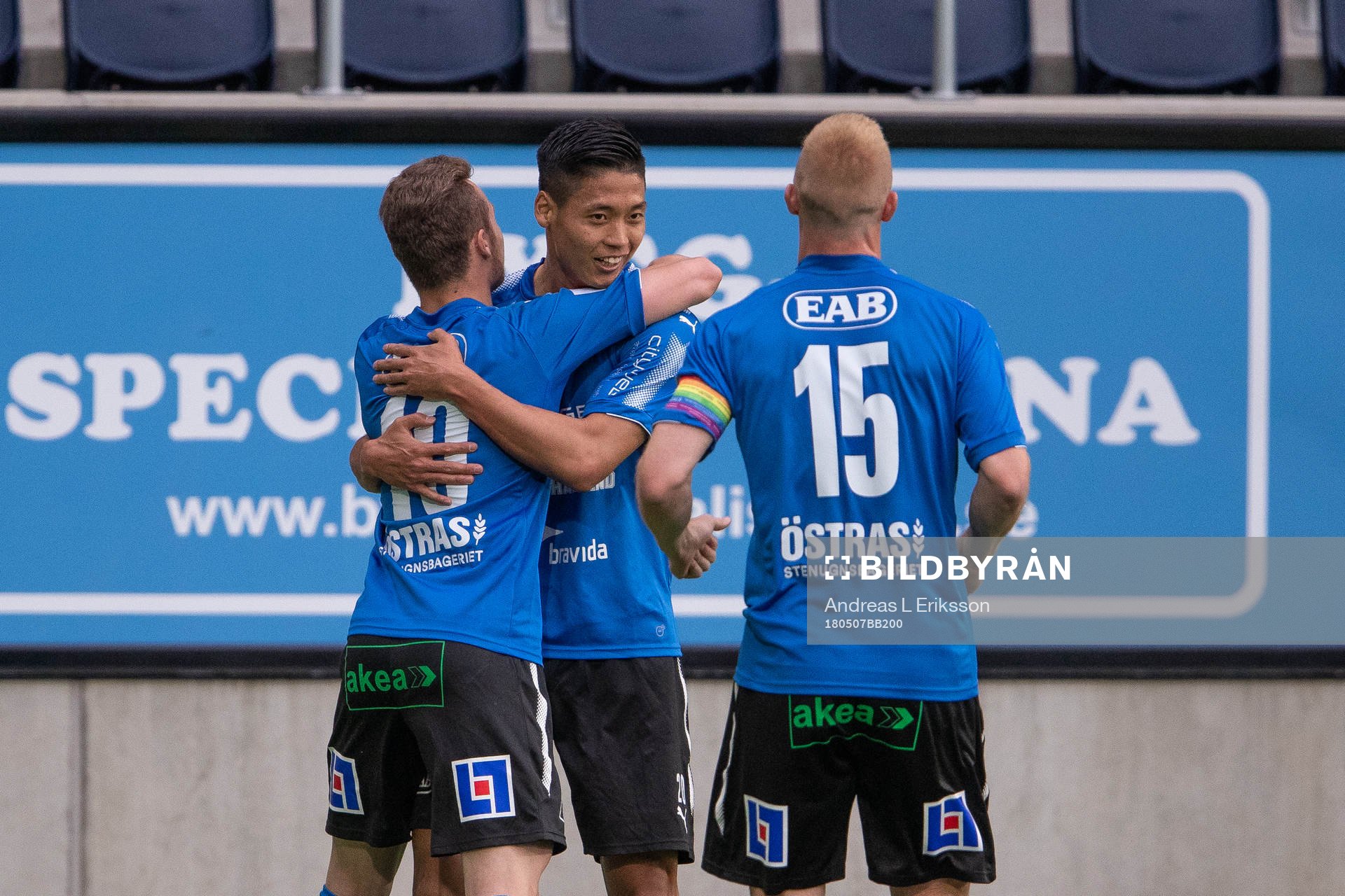Halmstads Gabriel Gudmundsson och Peter Larsson jublar med