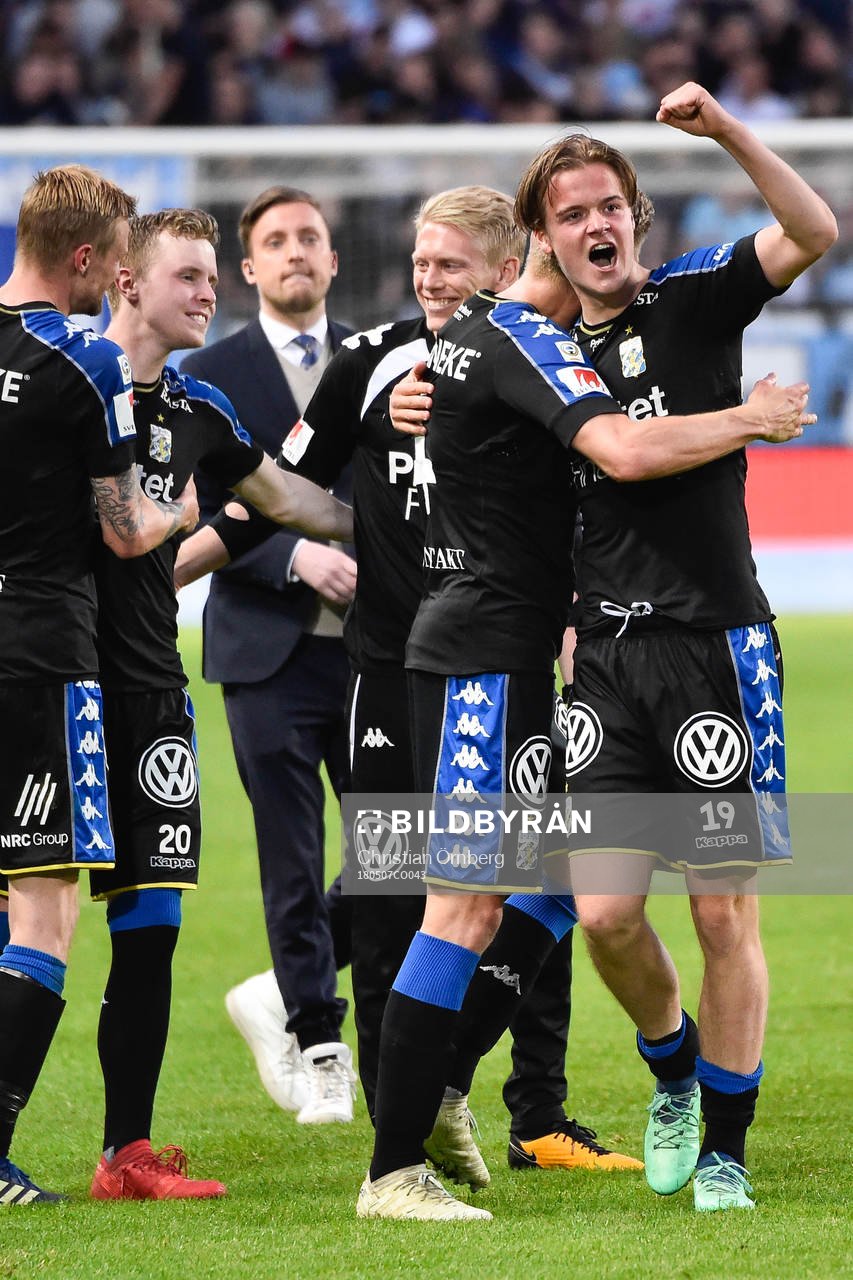 IFK Göteborgs August Erlingmark jublar med lagkamrater