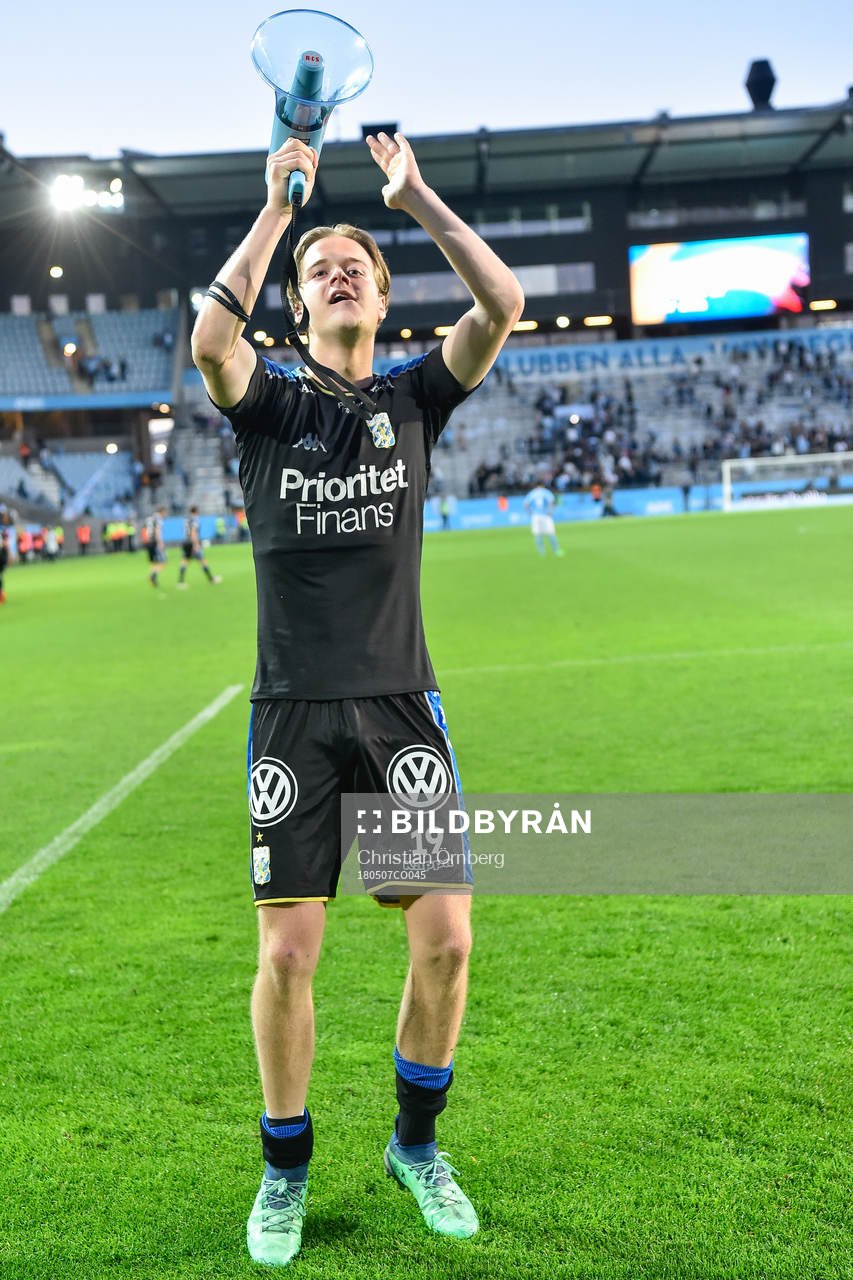 IFK Göteborgs August Erlingmark jublar efter vinsten i fotbollsmatchen i Allsvenskan mellan Malmö FF och IFK Göteborg den 7 maj 2018 i Malmö.