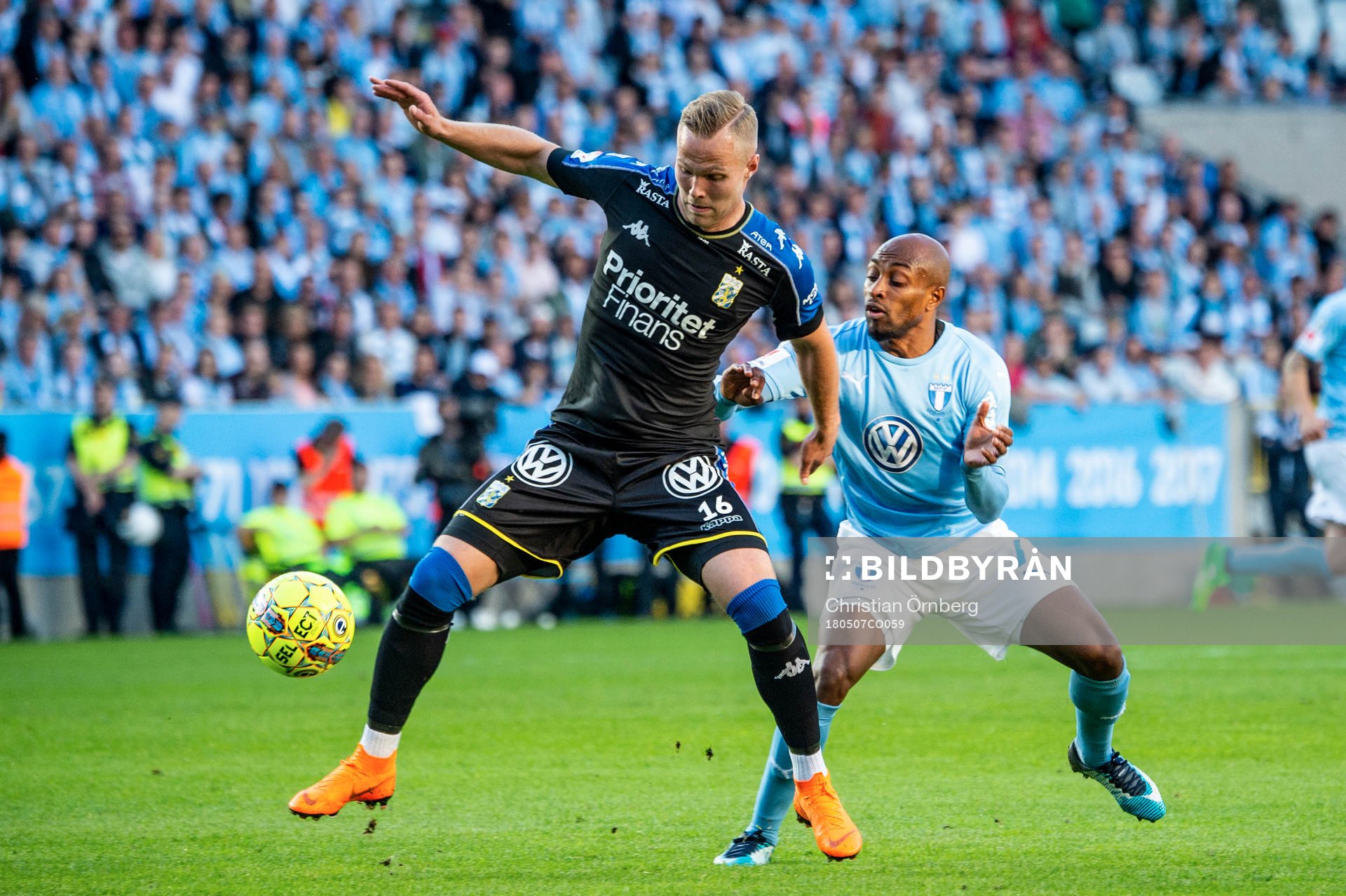 IFK Göteborgs Gustav Engvall mot Malmö FFs Fouad Bachirou