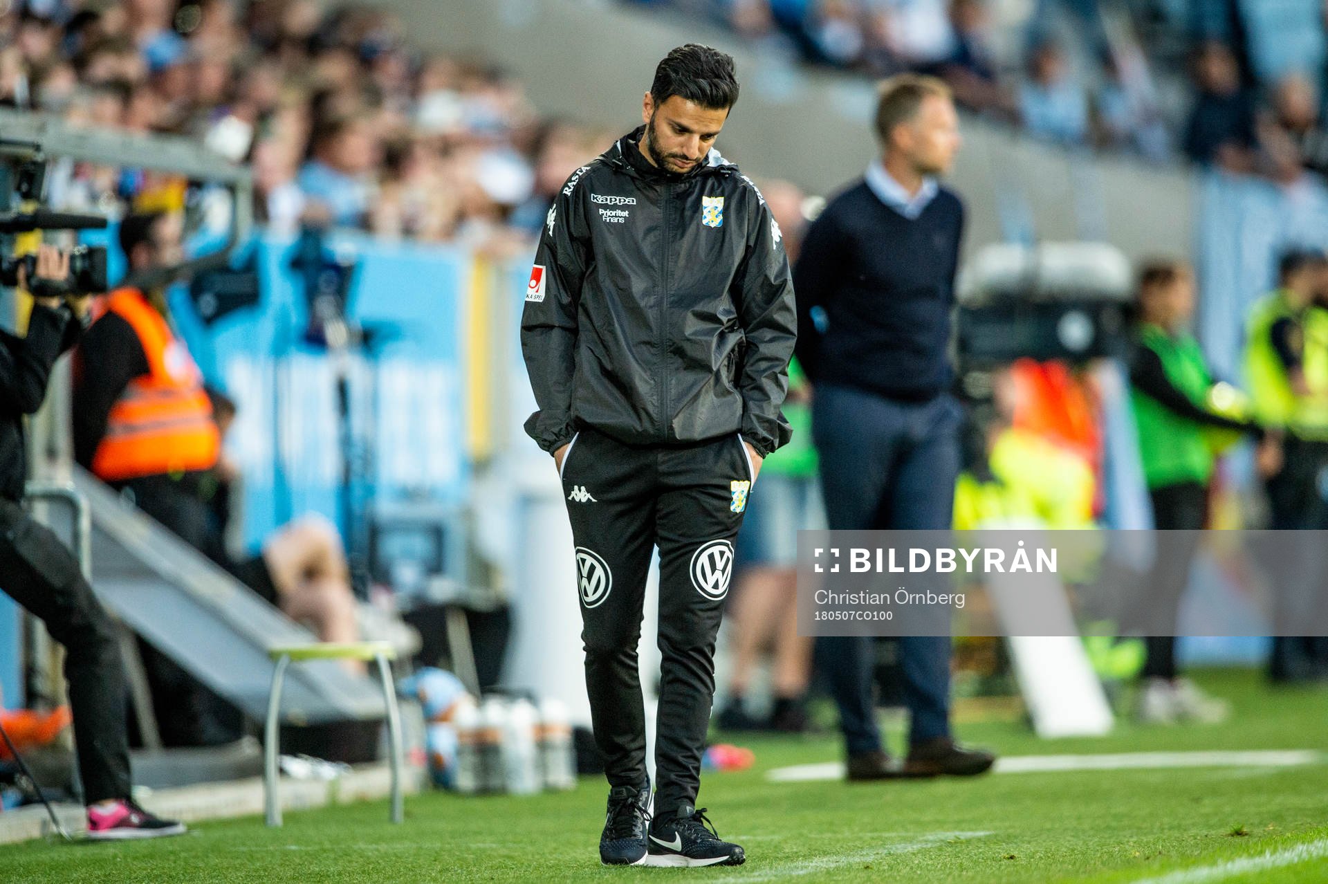 IFK Göteborgs tränare Poya Asbaghi deppar