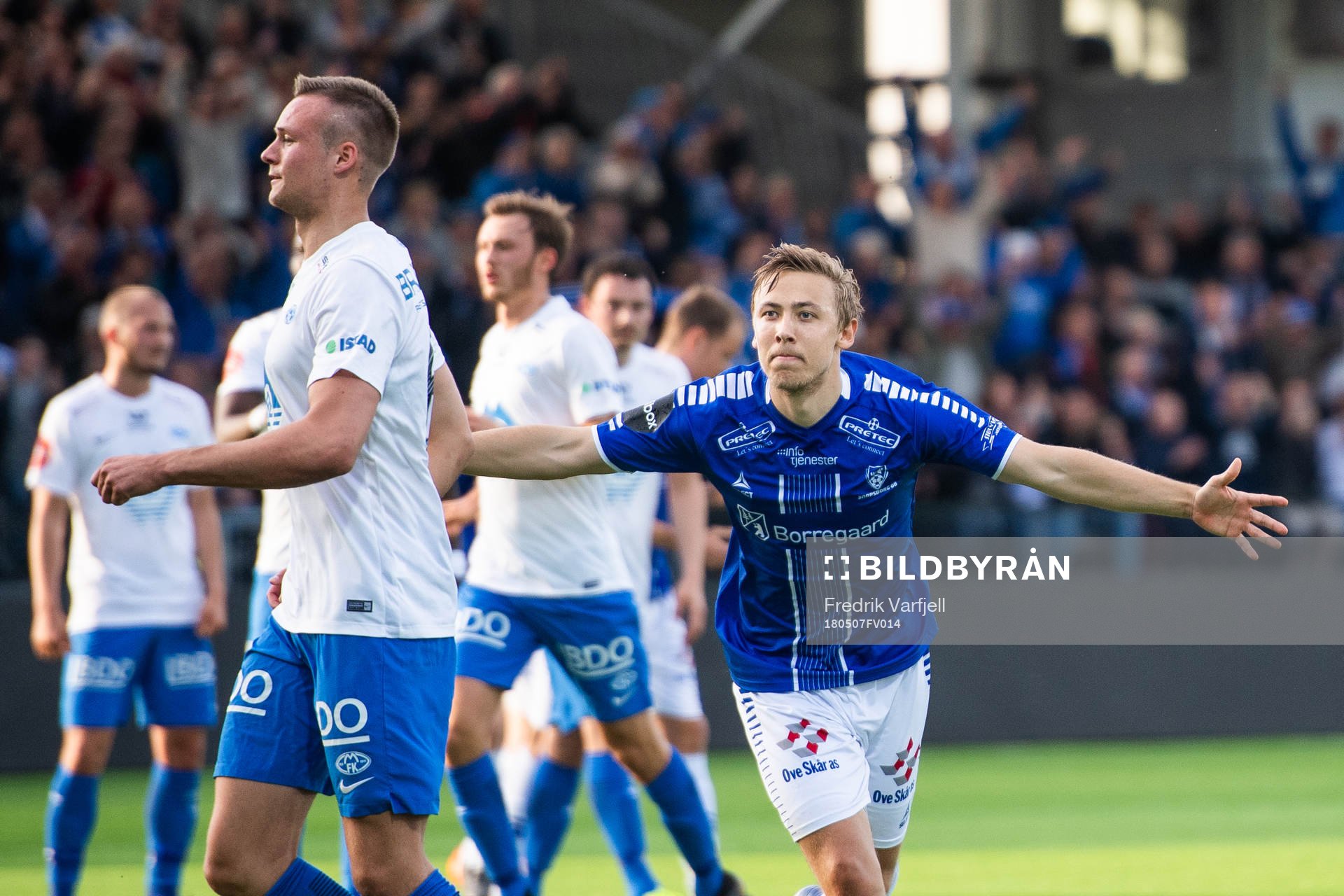 Mikkel Agger of Sarpsborg 08 celebrate scoring 2-1
