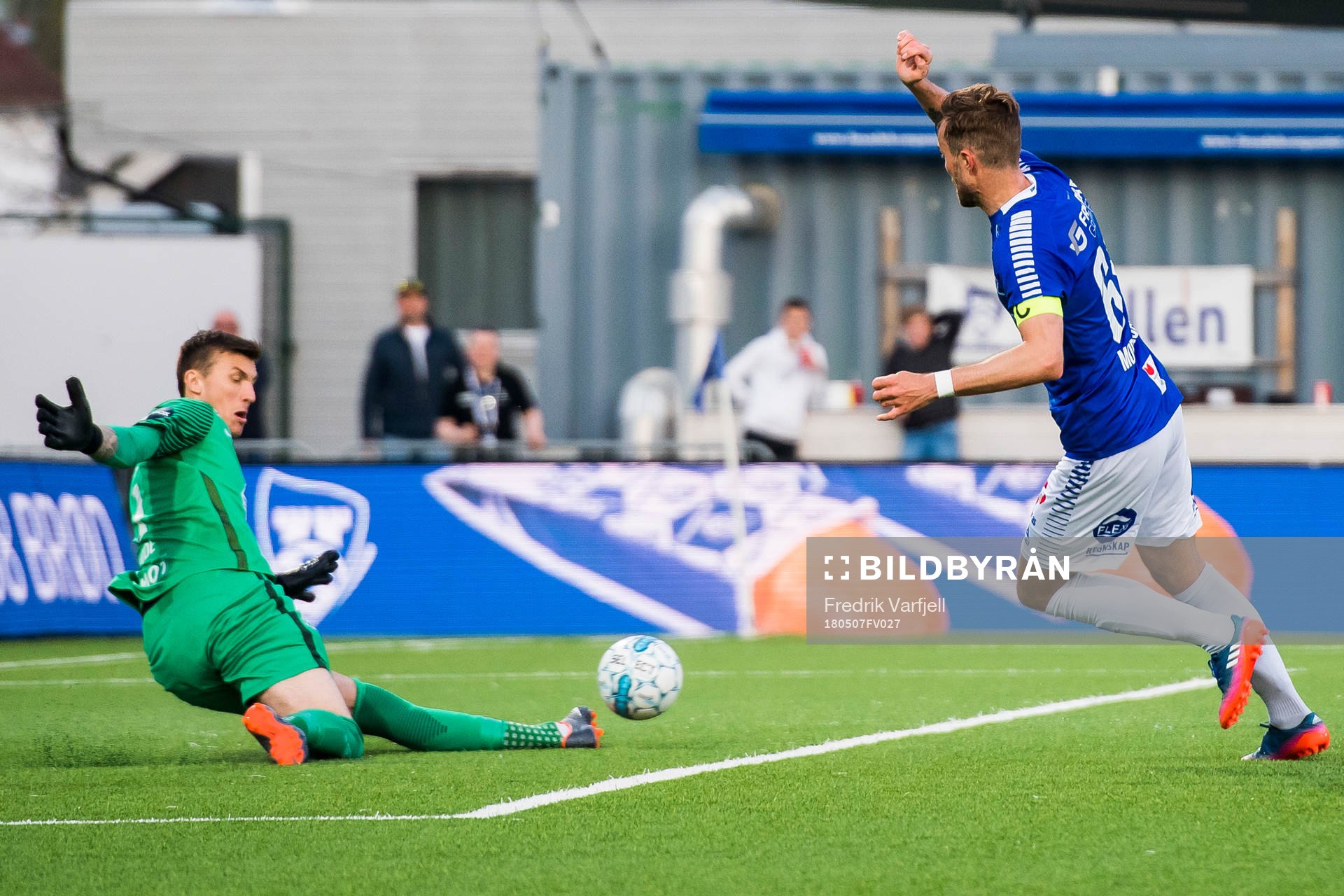 Goalkeeper Andreas Linde of Molde save a shoot from Patrick