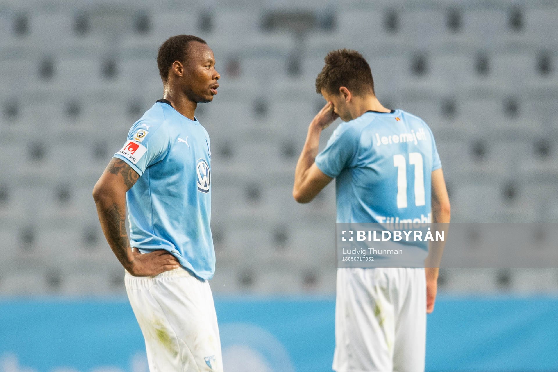 Malmö FFs Carlos Strandberg och Alexander Jeremejeff deppar