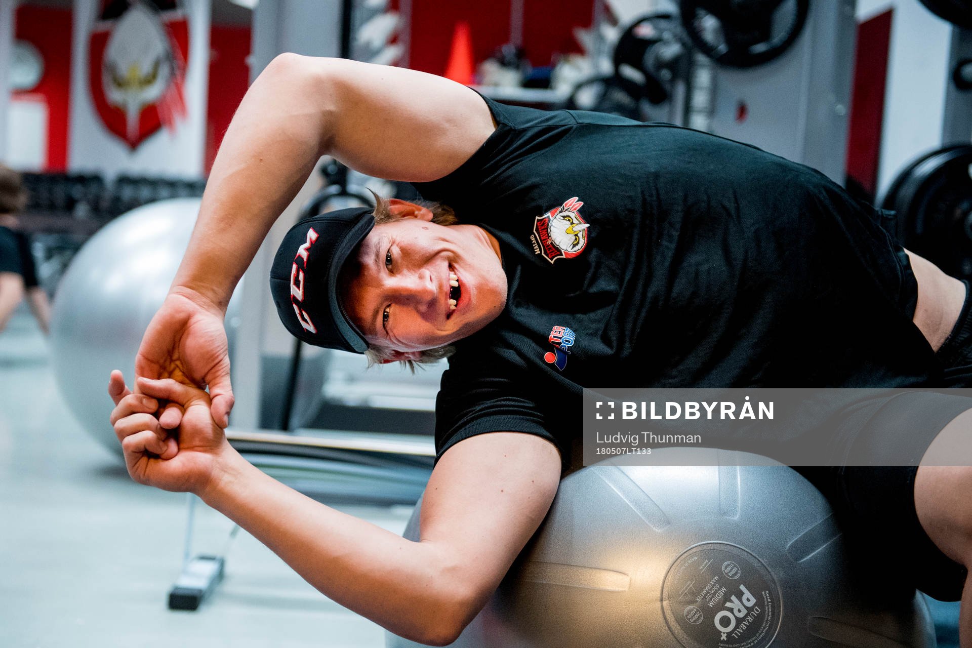 Emil Sylvegård tränar i gymmet