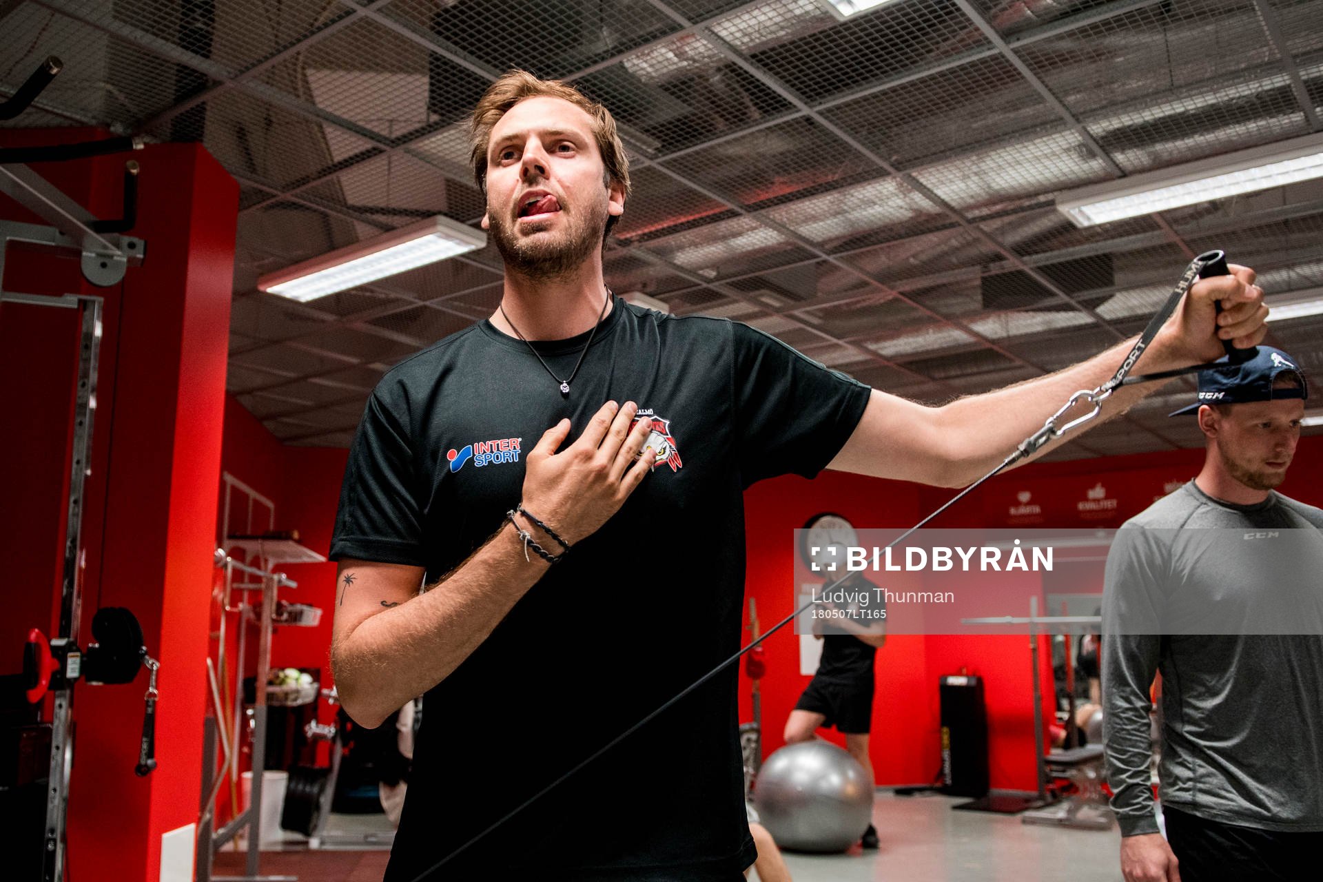 Cristopher Nihlstorp tränar i gymmet