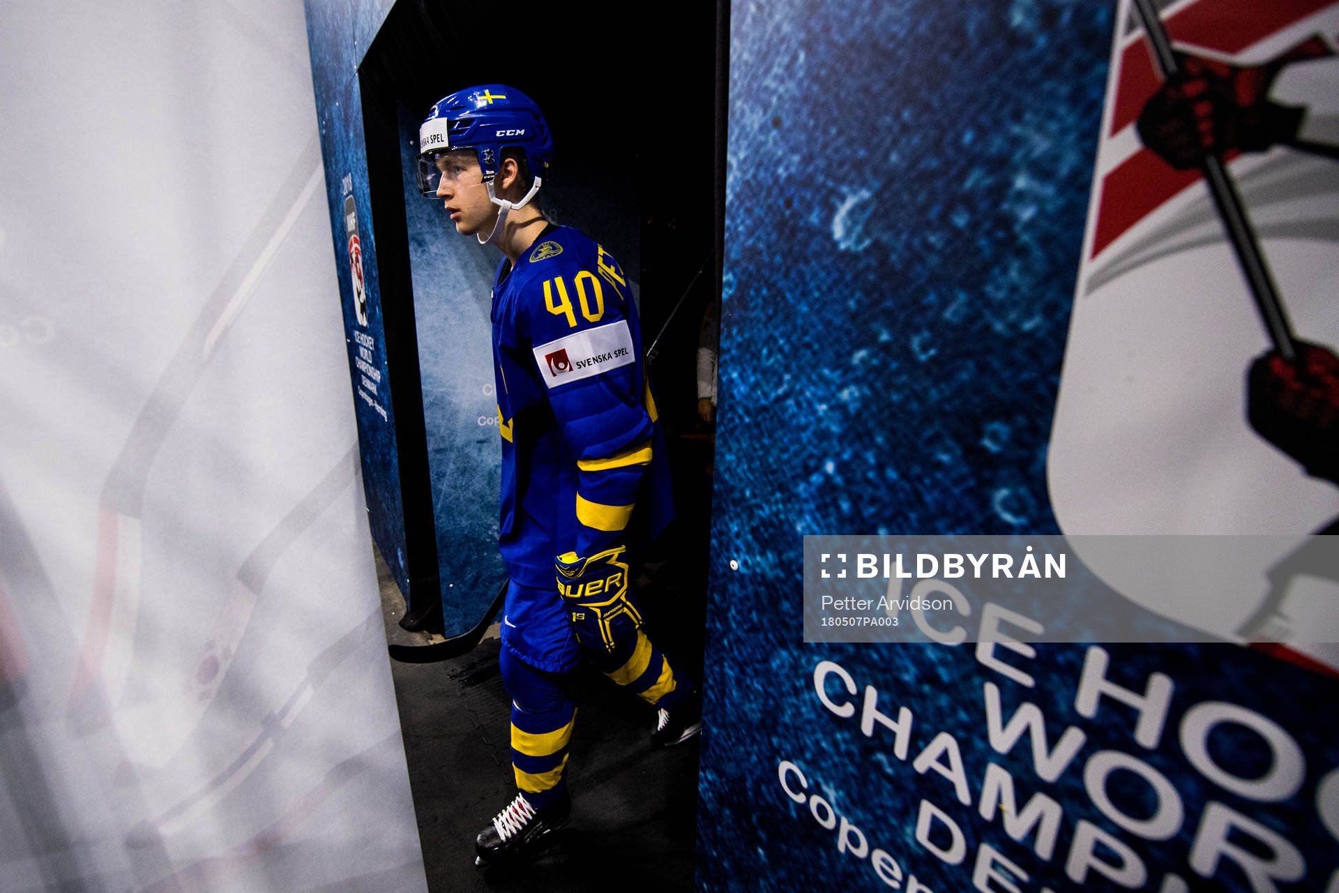 Sveriges Elias Pettersson gör entré