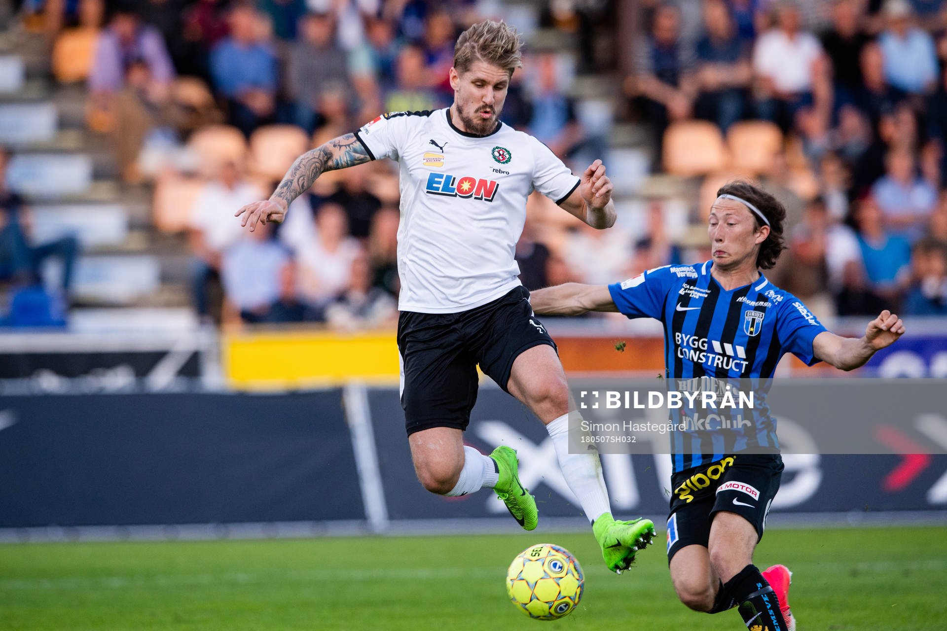 Örebros Daniel Björnkvist missar målchans bakom Sirius
