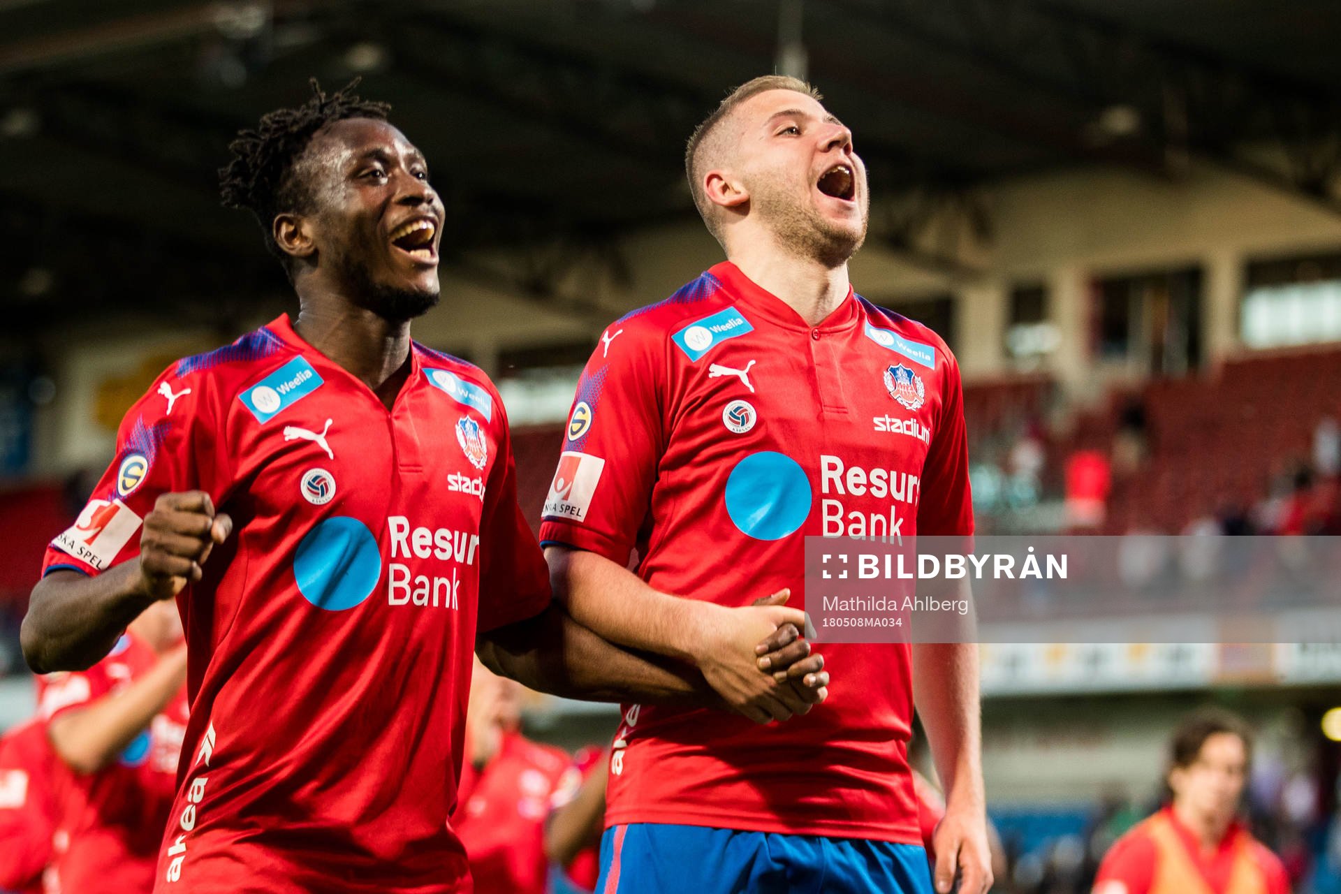 Helsingborgs Mamudu Moro och Darijan Bojanic jublar